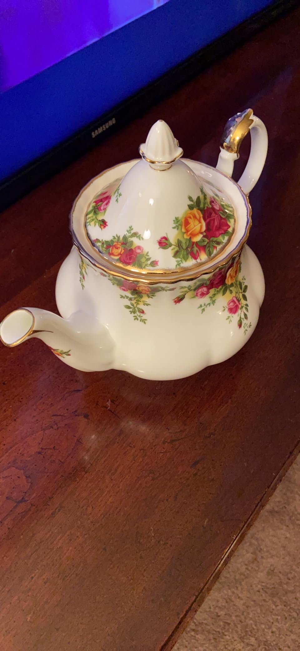 Royal Albert Old Country Roses Teacup & Saucer Set Customer Review Royal Albert Old Country Roses Teacup & Saucer Set - Customer Photo 2