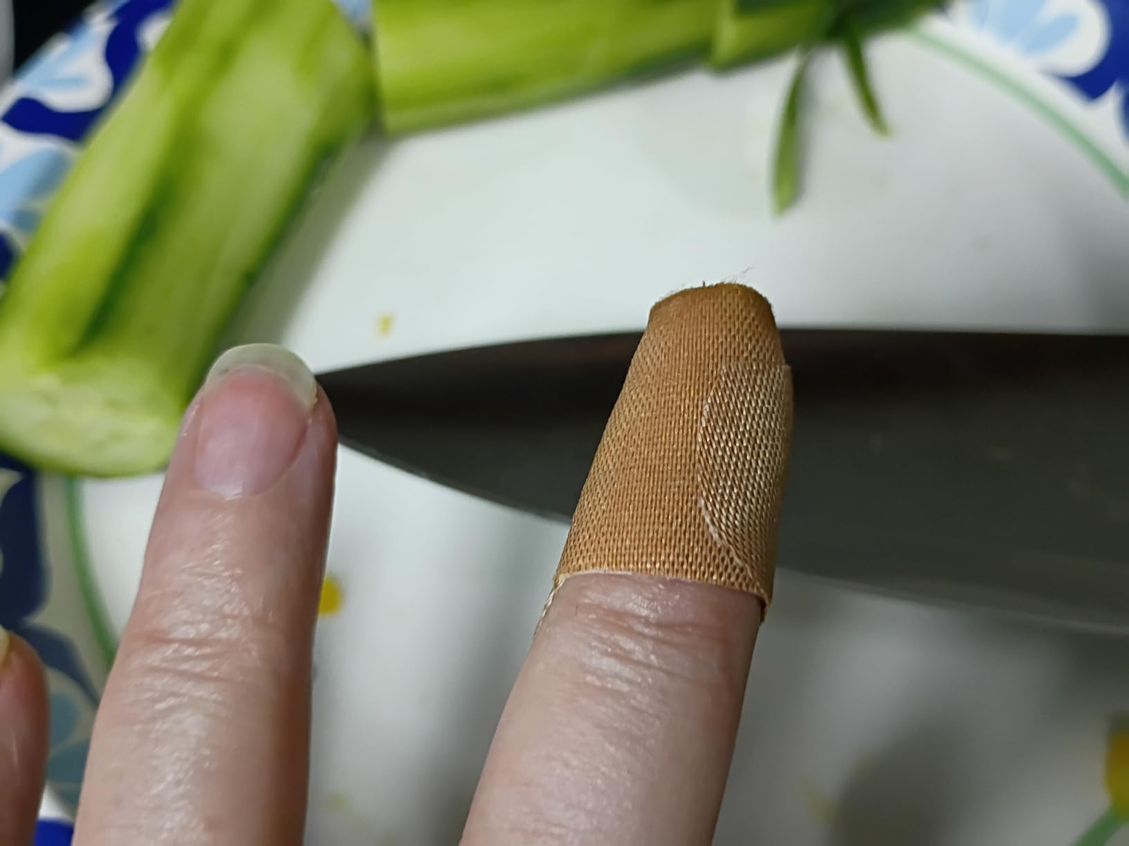 Mercer Culinary M20003 Genesis 3.5-Inch Paring Knife, Black Customer Review Mercer Culinary M20003 Genesis 3.5-Inch Paring Knife, Black - Customer Photo 5