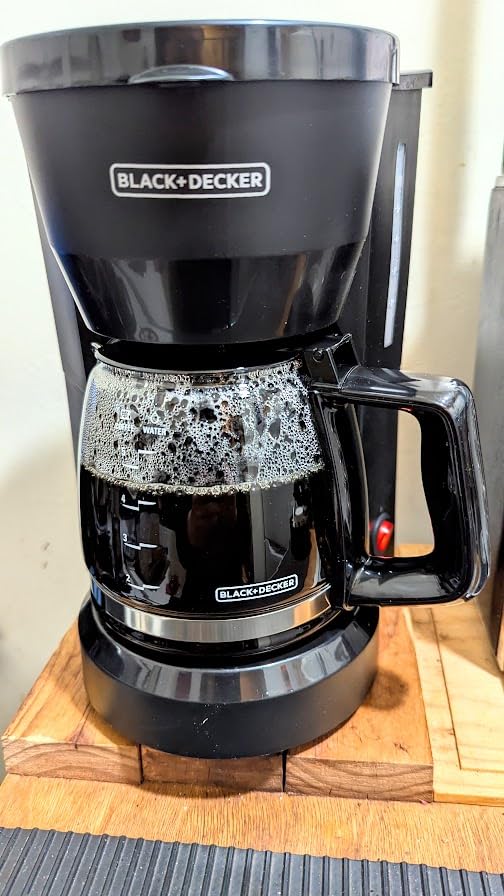 BLACK+DECKER 5-Cup Coffeemaker, DCM600B Black - Customer Photo 4