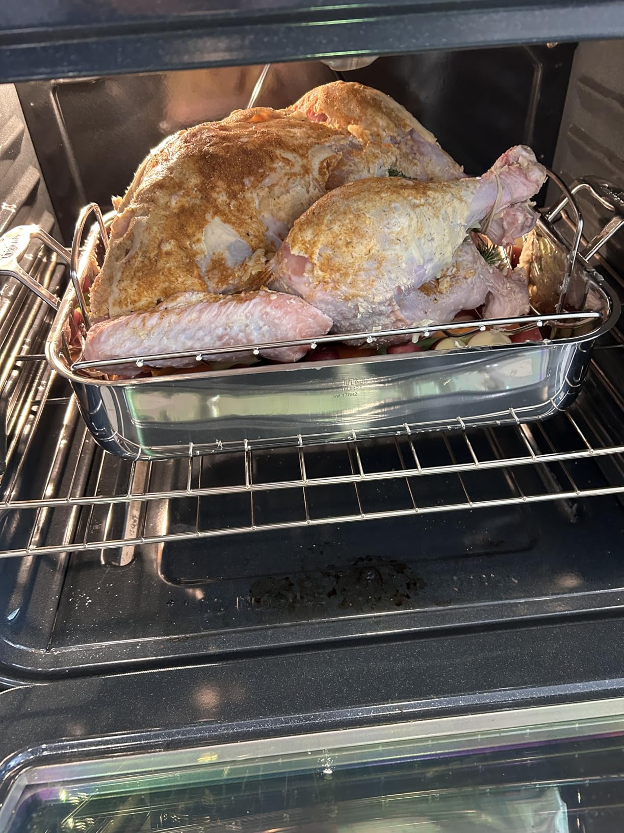 Cuisinart 16-Inch Roaster, Chef's Classic Rectangular Roaster with Rack, Stainless Steel, 7117-16URP1 - Customer Photo 2