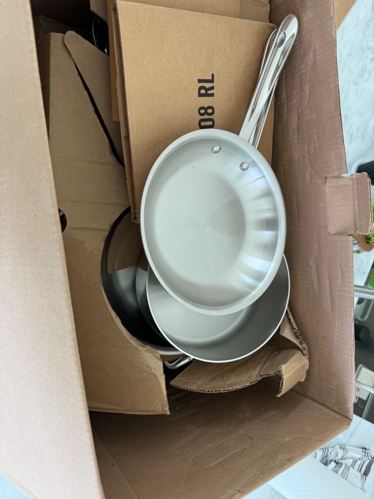 All-Clad D3 10-Piece Stainless Steel Cookware Set, 3-Ply Made in USA Cookware- Includes Frying Pans, Saucepan, Sauté-Pan, Stockpot, Professional Cookware -Induction & Oven Safe Customer Review All-Clad D3 10-Piece Stainless Steel Cookware Set, 3-Ply Made in USA Cookware- Includes Frying Pans, Saucepan, Sauté-Pan, Stockpot, Professional Cookware -Induction & Oven Safe - Customer Photo 1