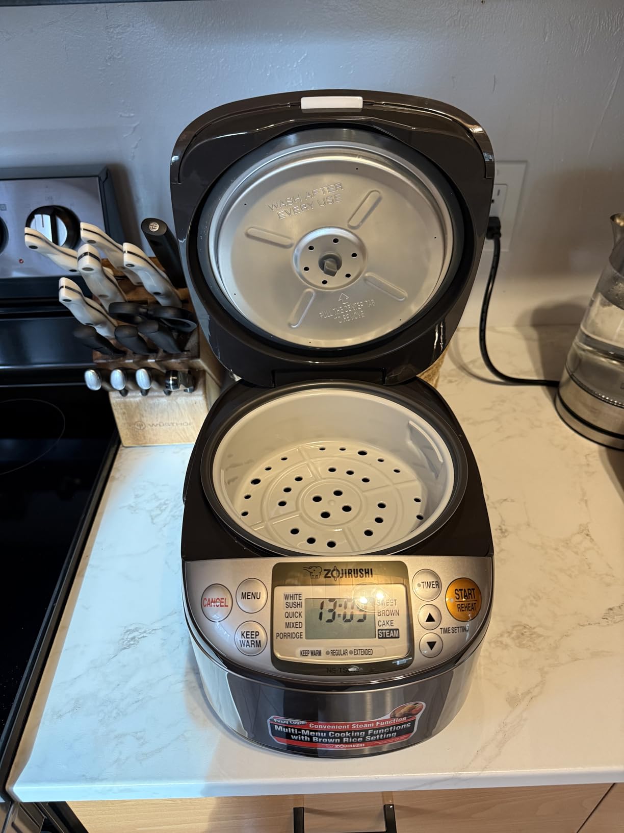 Zojirushi NS-TSC10 5-1/2-Cup (Uncooked) Micom Rice Cooker and Warmer, 1.0-Liter Customer Review Zojirushi NS-TSC10 5-1/2-Cup (Uncooked) Micom Rice Cooker and Warmer, 1.0-Liter - Customer Photo 3