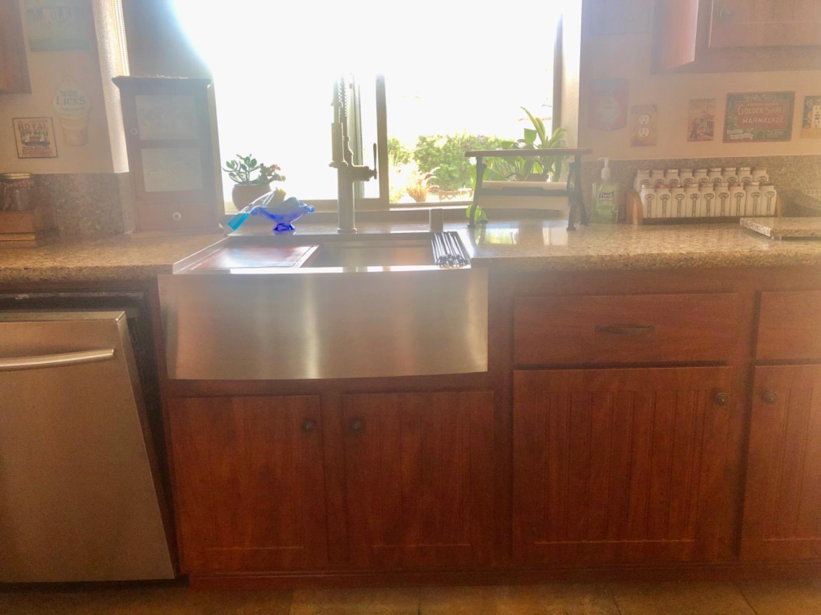 Ruvati 33-inch Apron-front Workstation Farmhouse Kitchen Sink - 16 Gauge Stainless Steel Kitchen Sink Single Bowl with Brushed Finish hides scratches - Farmhouse Workstation Sinks - RVH9200 - Customer Photo 3