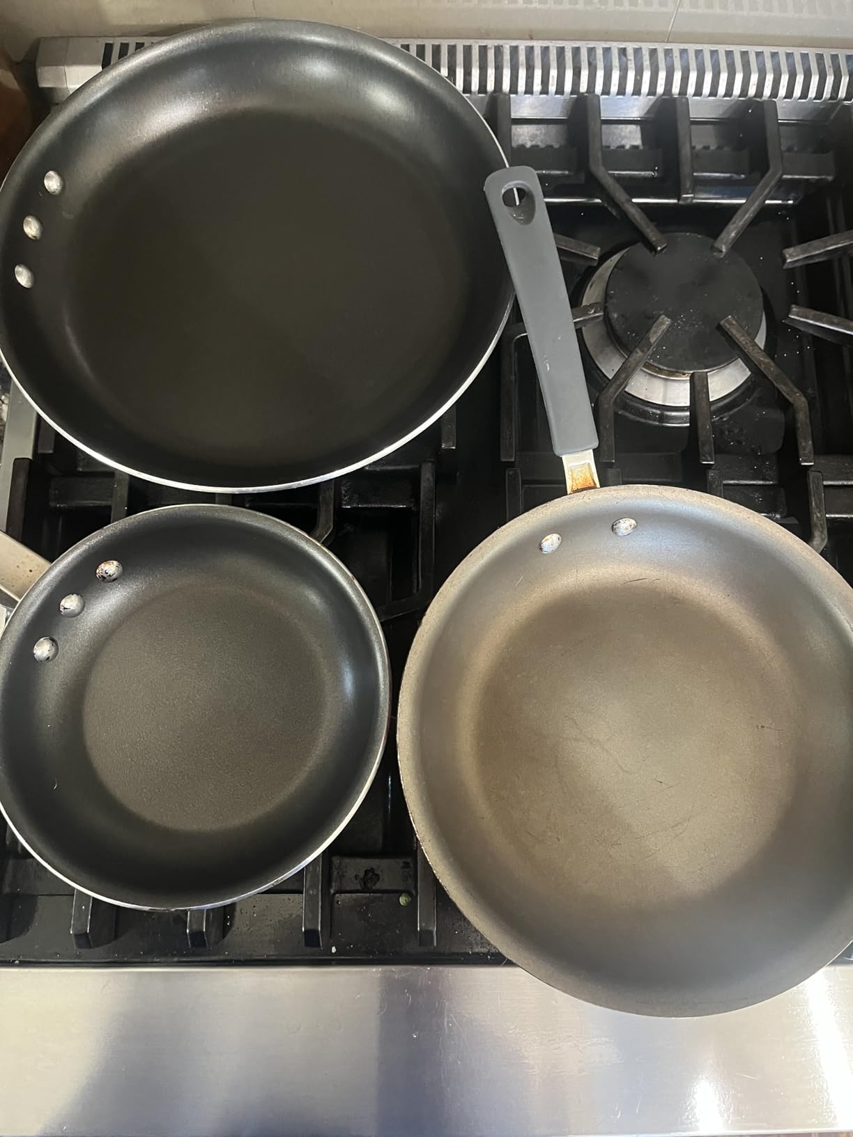 Tramontina Professional 10-Inch Non Stick Frying Pan, Heavy-Gauge Aluminum Skillet with Reinforced Nonstick Coating, Red Handle, Dishwasher and Oven Safe - Customer Photo 3