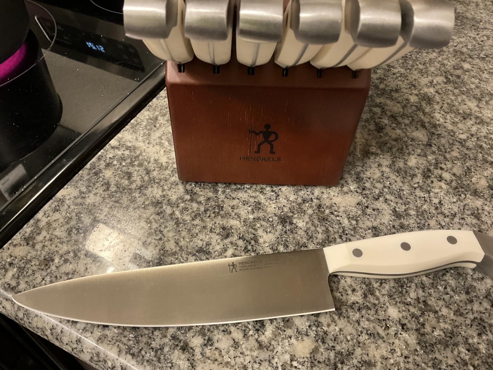 HENCKELS Statement Premium Quality 15-Piece Set with Block, Natural, Razor-Sharp, German Engineered Informed by 100+ Years of Mastery, Lightweight and Strong, Dishwasher Safe Customer Review HENCKELS Statement Premium Quality 15-Piece Set with Block, Natural, Razor-Sharp, German Engineered Informed by 100+ Years of Mastery, Lightweight and Strong, Dishwasher Safe - Customer Photo 1