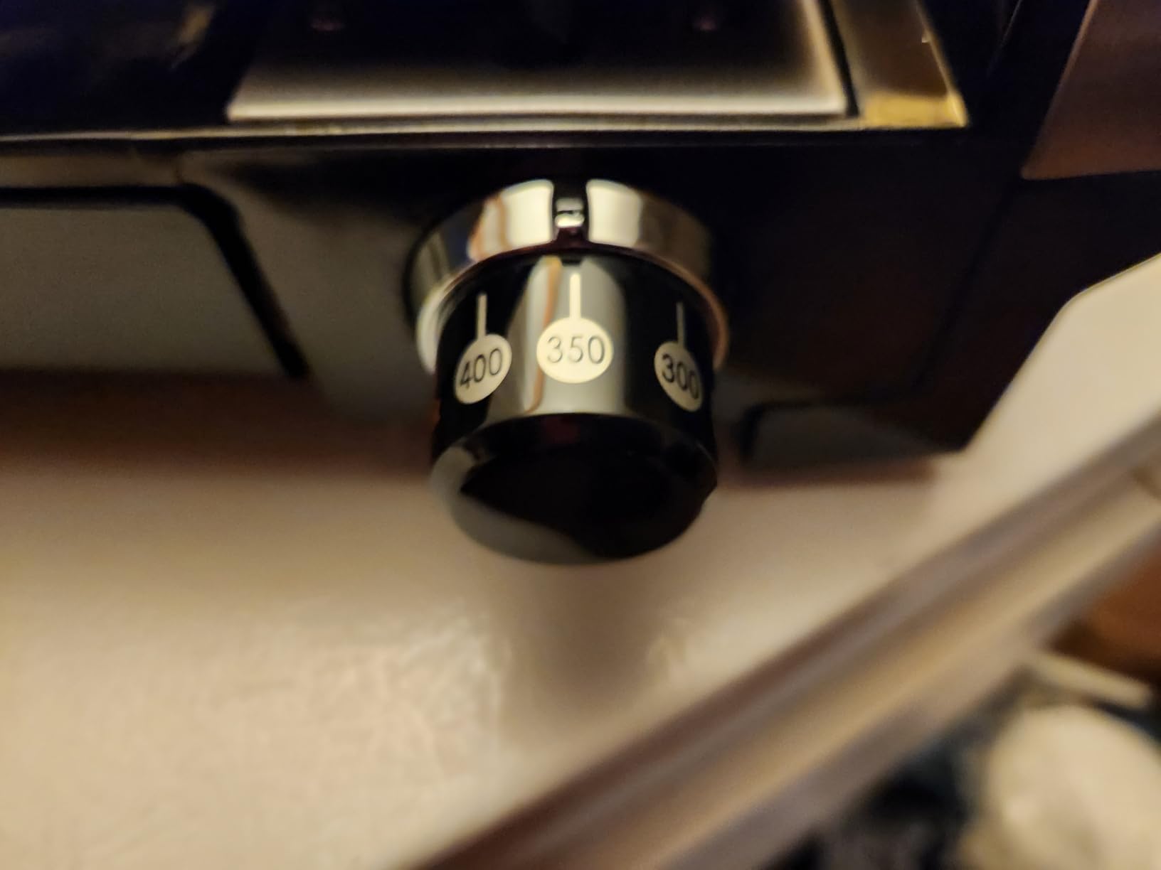 Hamilton Beach Electric Indoor Searing Grill with Viewing Window & Adjustable Temperature Control to 450F, 118 sq. in. Surface Serves 6, PFAS-Free Removable Nonstick Grate, Stainless Steel customer photo 1