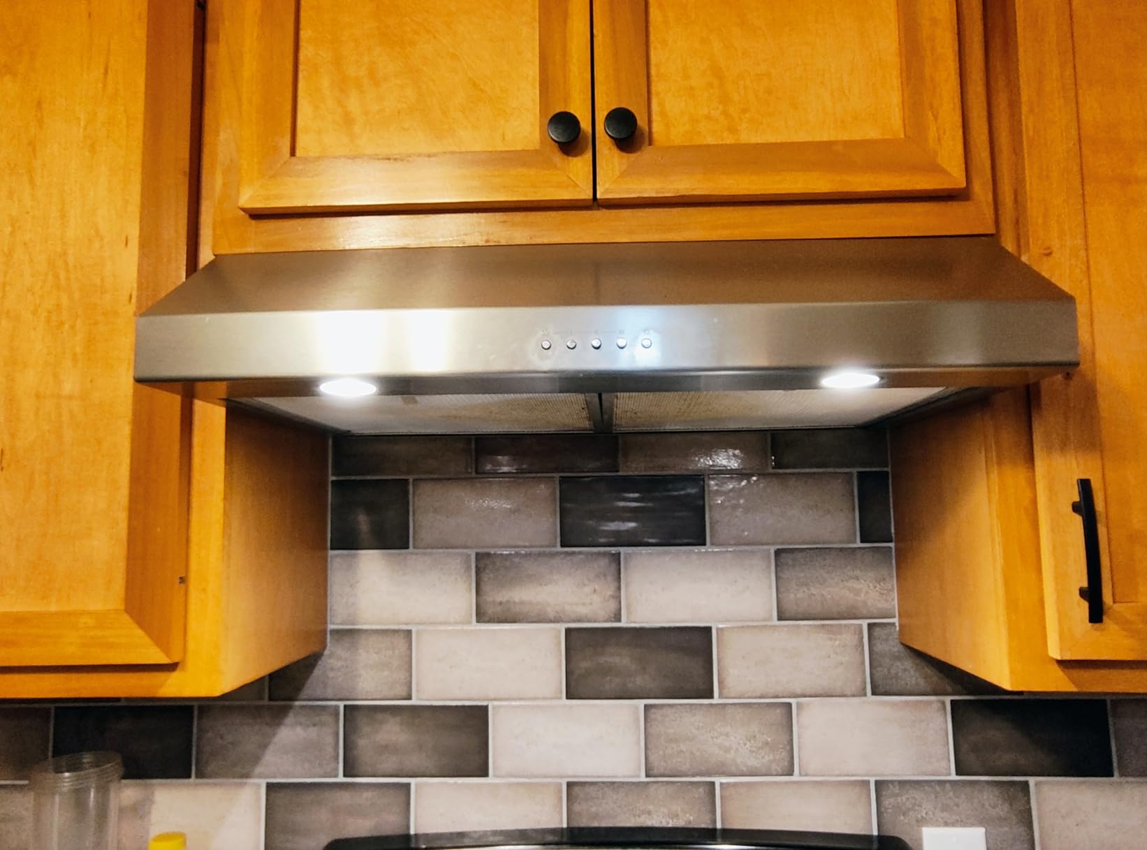 Broan-NuTone BCSQ130SS Three-Speed Glacier Under-Cabinet Range Hood with LED Lights ADA Capable, 1.5 Sones, 375 Max Blower CFM, 30-Inch, Stainless Steel - Customer Photo 1