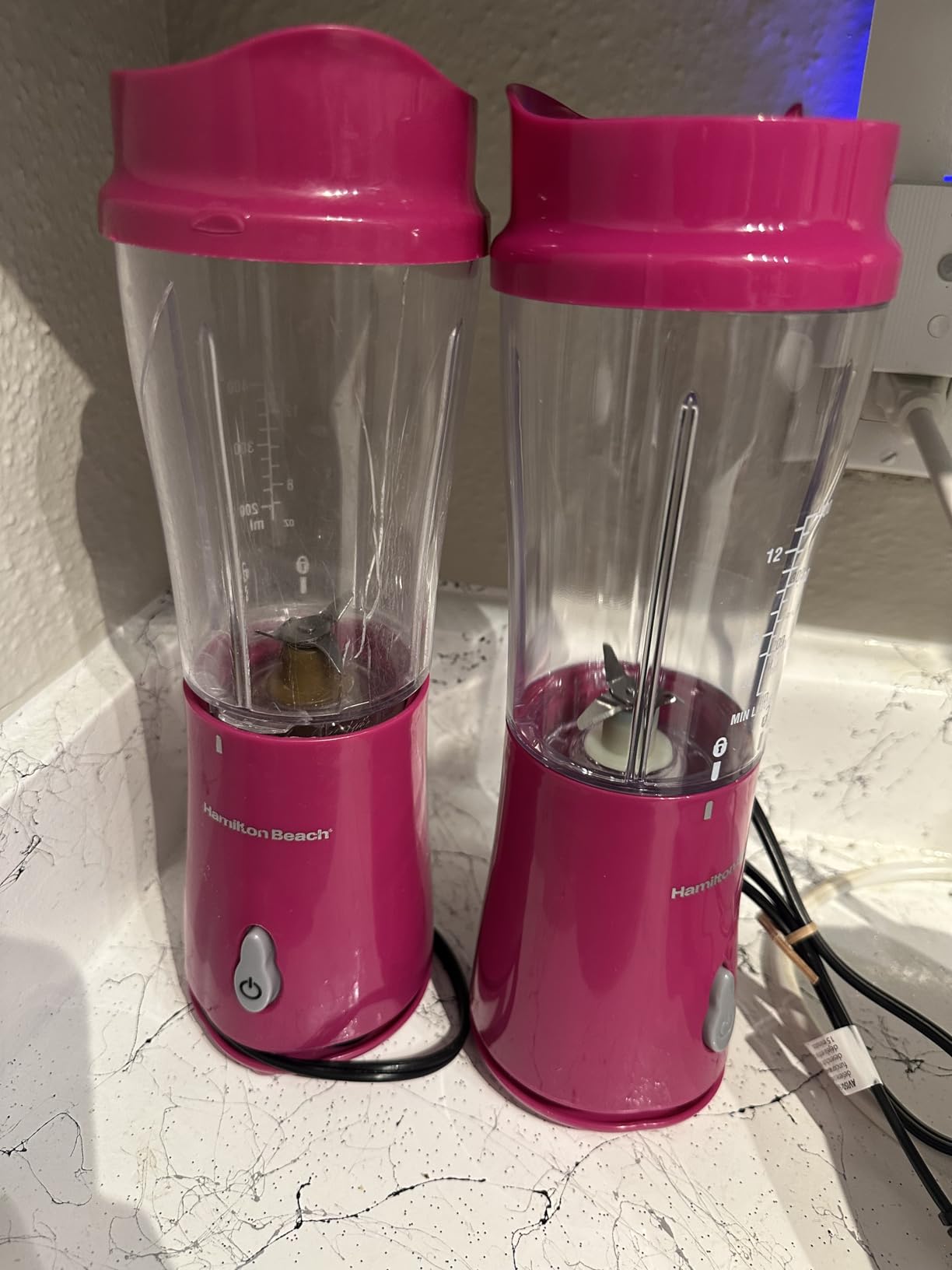 Hamilton Beach Portable Blender for Shakes and Smoothies, 14 Oz BPA Free Travel Cup & Lid, Durable Stainless Steel Blades, Personal Smoothie Blender, Raspberry, 51131G Customer Review Hamilton Beach Portable Blender for Shakes and Smoothies, 14 Oz BPA Free Travel Cup & Lid, Durable Stainless Steel Blades, Personal Smoothie Blender, Raspberry, 51131G - Customer Photo 1