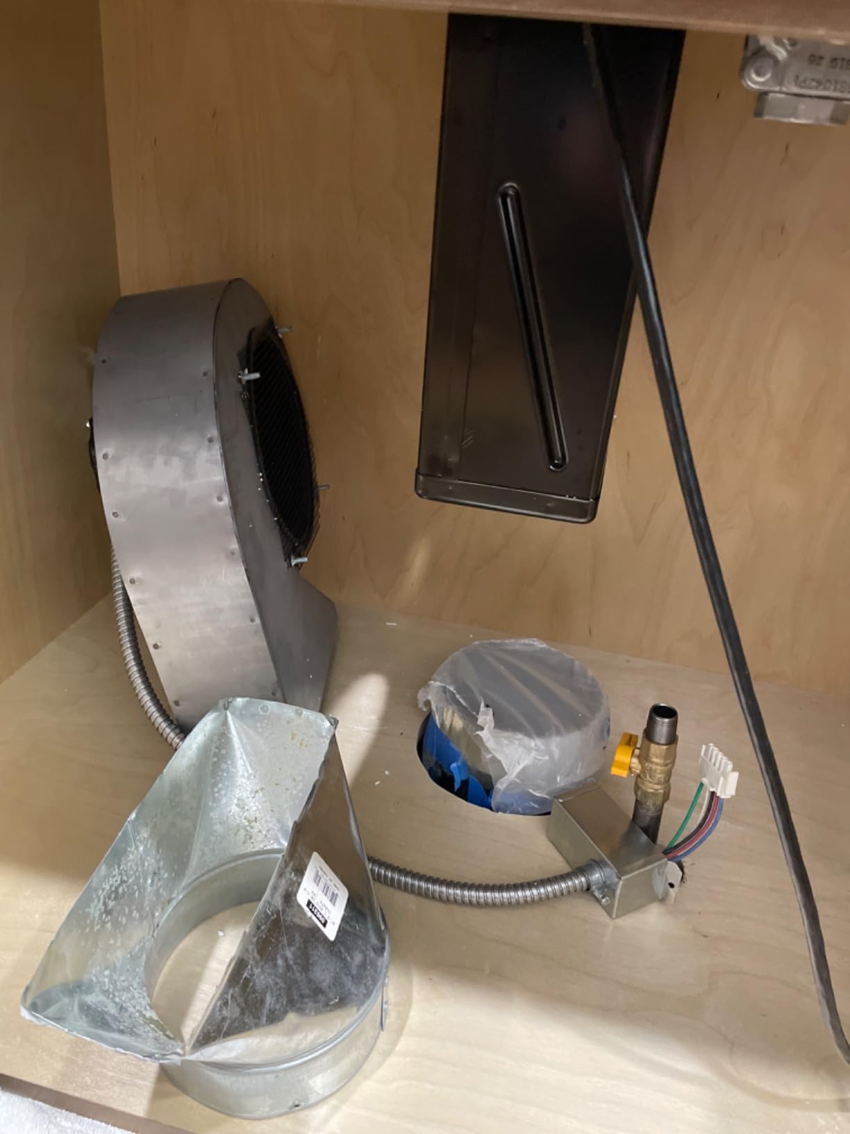 GE APPLIANCES Profile Series 30 inch Built-in Gas Downdraft Cooktop Black Glass Top PGP9830DJBB - Customer Photo 2