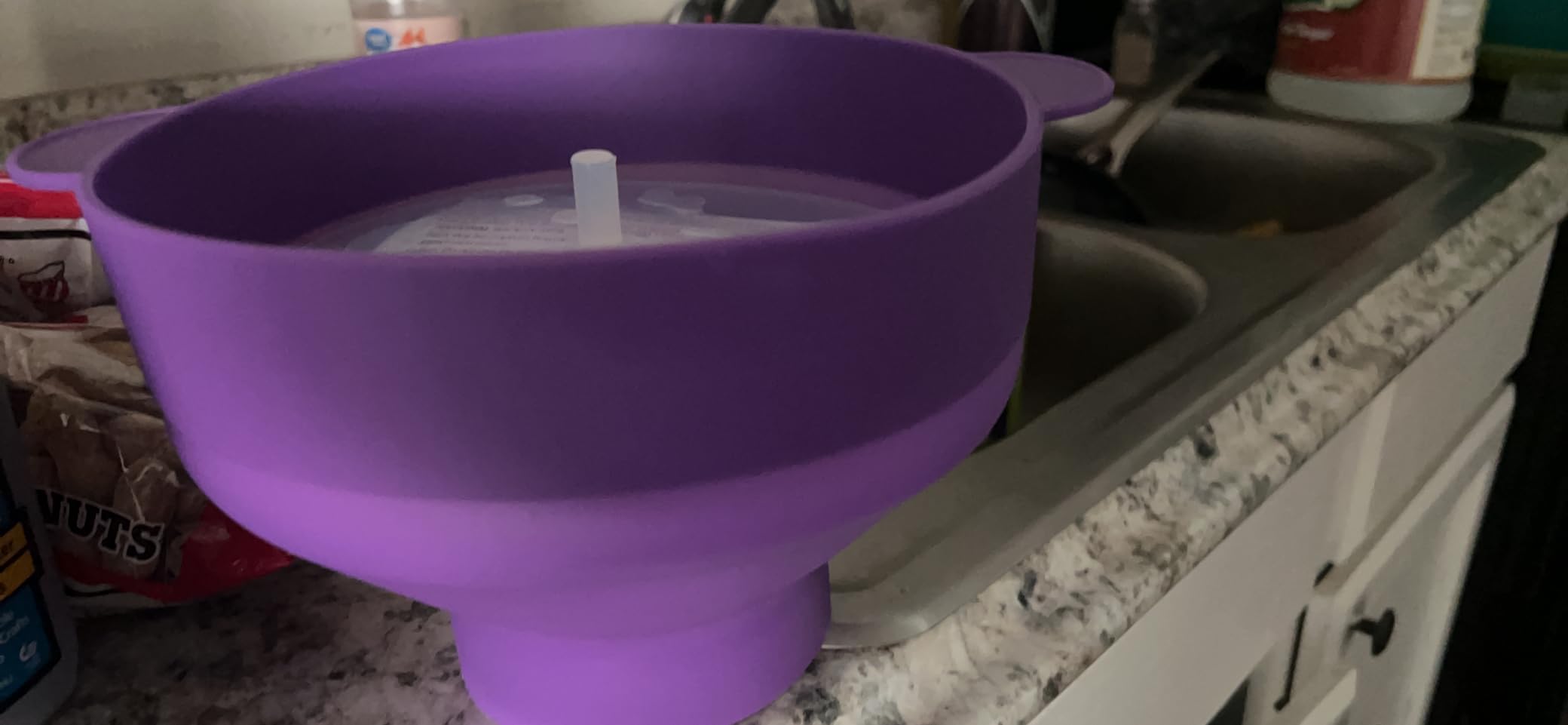 The Original Salbree Collapsible Silicone Microwave Popcorn Popper Maker Machine, Microwavable Bowl Holds 16 Cups, Uses Hot Air and Oil Always Optional - The Most Colors Available (Red) Customer Review The Original Salbree Collapsible Silicone Microwave Popcorn Popper Maker Machine, Microwavable Bowl Holds 16 Cups, Uses Hot Air and Oil Always Optional - The Most Colors Available (Red) - Customer Photo 4