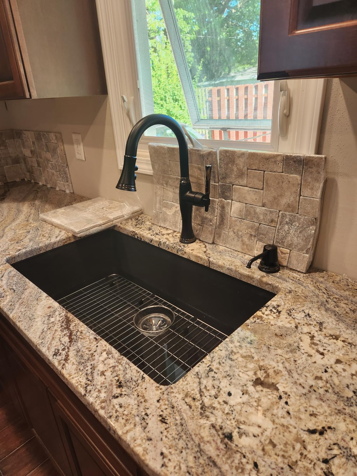 Elkay Quartz Classic ELGRU13322GS0 Greystone Single Bowl Undermount Sink Customer Review Elkay Quartz Classic ELGRU13322GS0 Greystone Single Bowl Undermount Sink - Customer Photo 4
