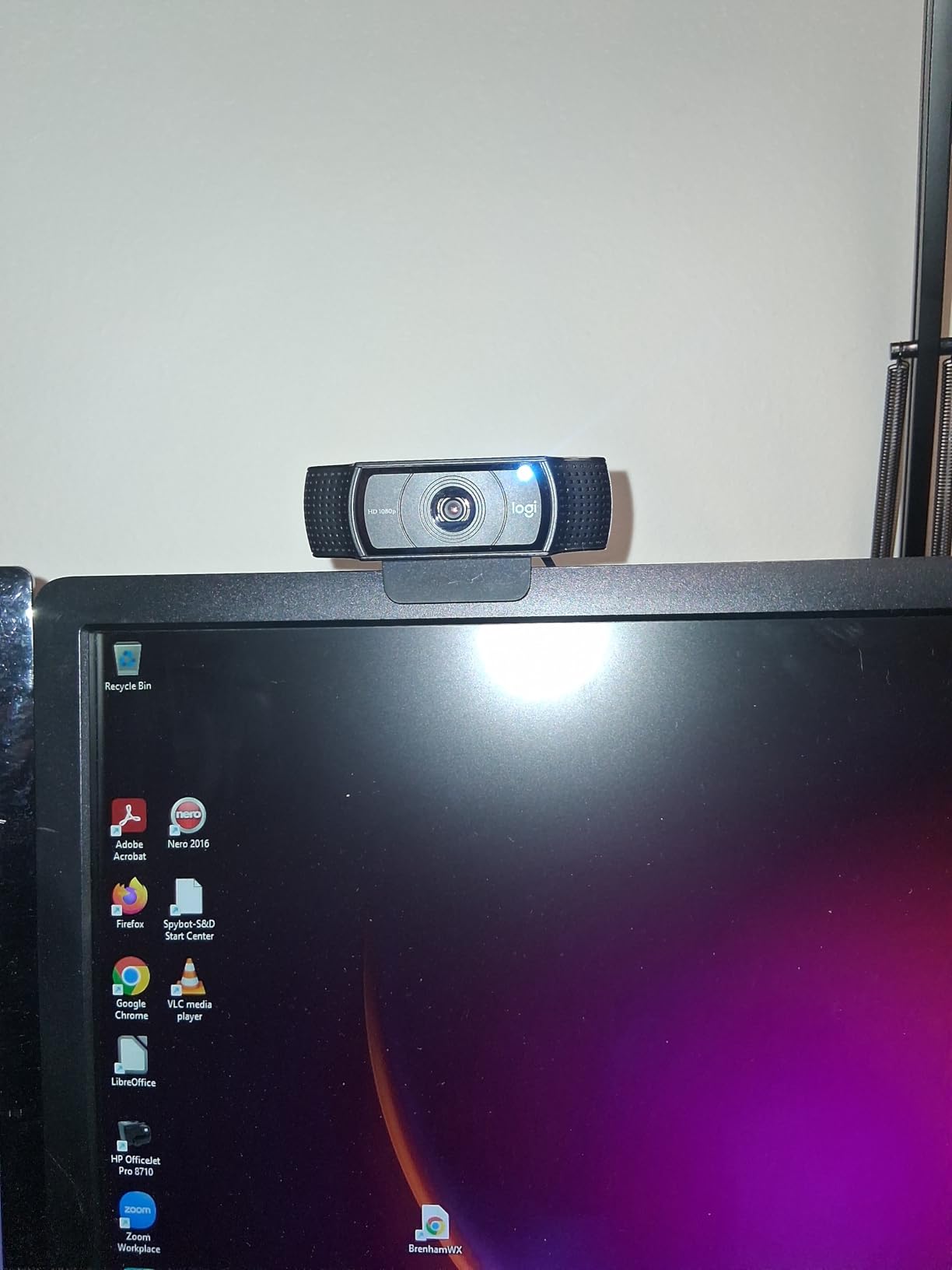 Logitech C922x HD Pro PC Webcam, Full HD 1080p/30fps or 720p/60fps Video, HD Light Correction, Works with Microsoft Teams, Google Meet, Zoom, Nintendo Switch 2's new GameChat mode, Mac/Tablet- Black customer photo 2