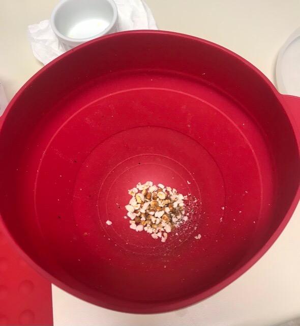 The Orginal HotPop Silicone Popcorn Maker - Microwave Popcorn Popper with Handles - Collapsible Bowl, Heat-Resistant, Easy to Clean, Ideal for Family Movie Nights, 15-Cup Capacity - Red Customer Review The Orginal HotPop Silicone Popcorn Maker - Microwave Popcorn Popper with Handles - Collapsible Bowl, Heat-Resistant, Easy to Clean, Ideal for Family Movie Nights, 15-Cup Capacity - Red - Customer Photo 5