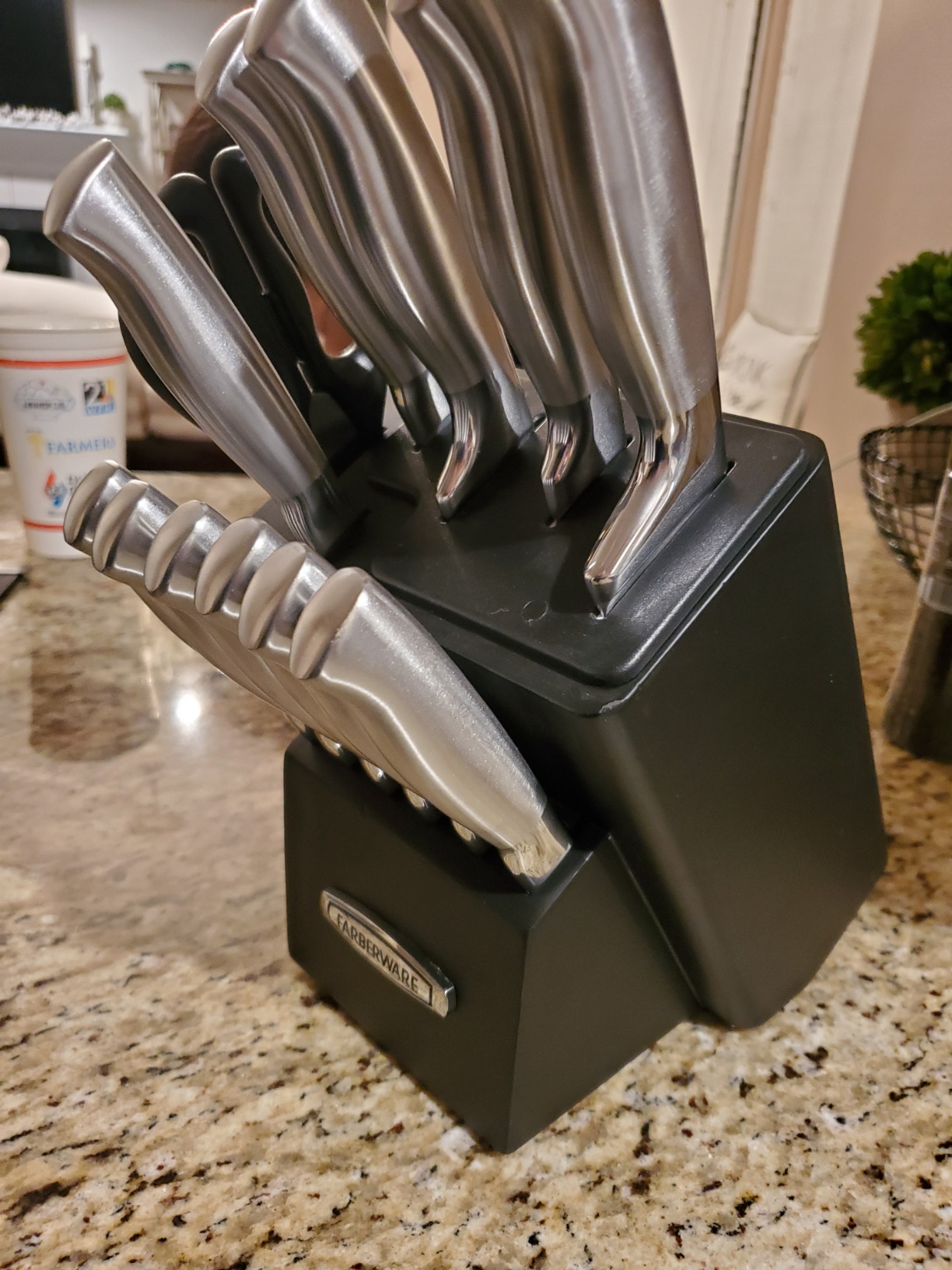 Farberware Self-Sharpening 13-Piece Knife Block Set with EdgeKeeper Technology, High Carbon-Stainless Steel Kitchen Knives, Razor-Sharp Knife Set with Wood Block, Black - Customer Photo 5