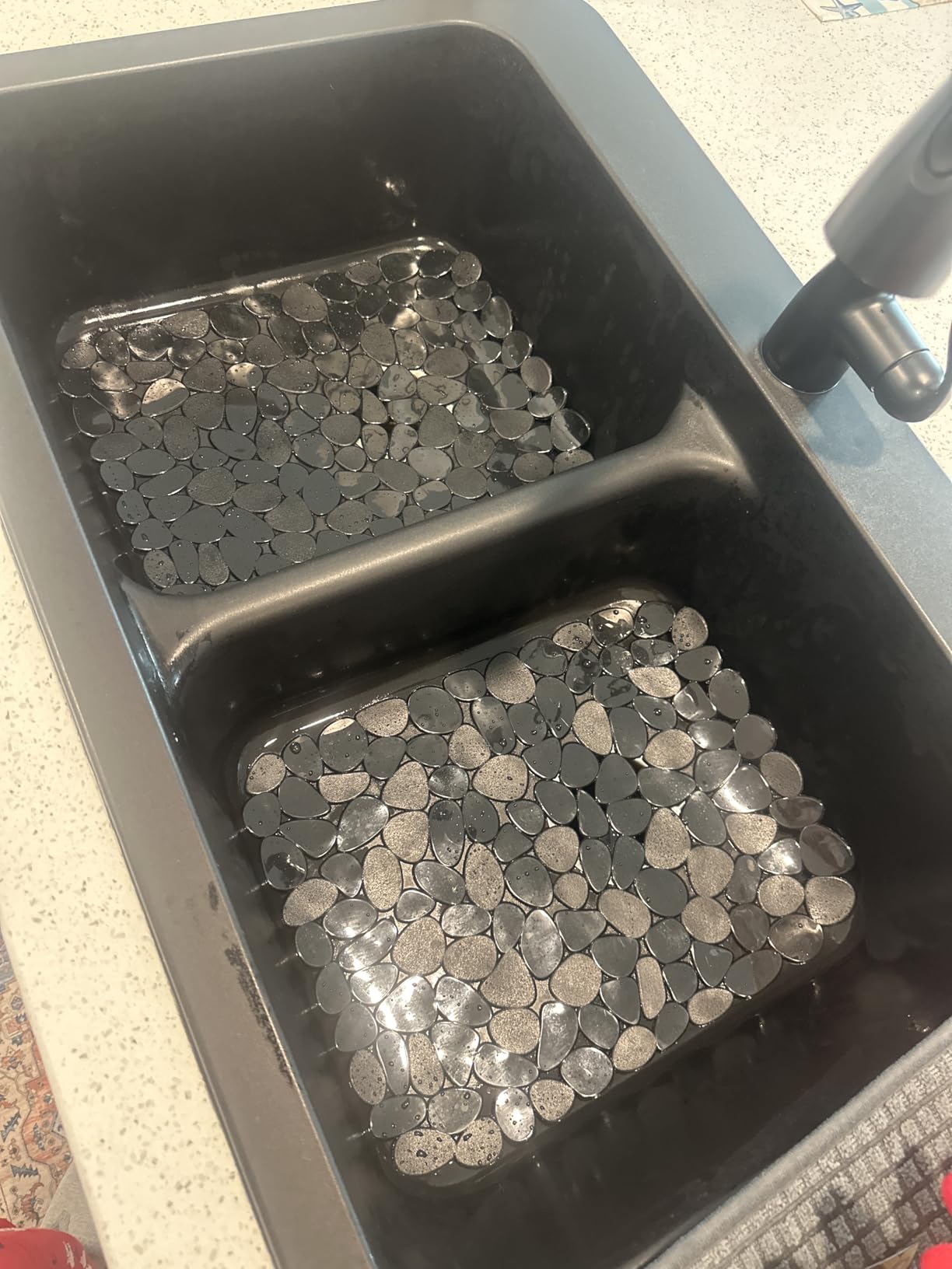 Bligli Pebble Sink Mat for Stainless Steel/Ceramic Sinks, 2 Pack PVC Sink Protectors Mats for Bottom of Kitchen Sink, Dish Drying Mat for Dishes and Glassware, 15.7 x 11.8 inch, Grey - Customer Photo 1