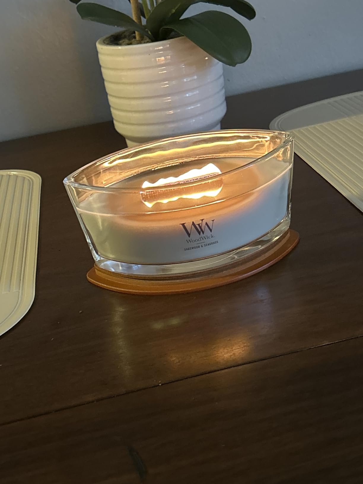 WoodWick Large Hourglass Candle Coastal Sunset Scent Crackles as it burns Premium Soy Blend Wax 21oz Perfect for gifting - Customer Photo 1