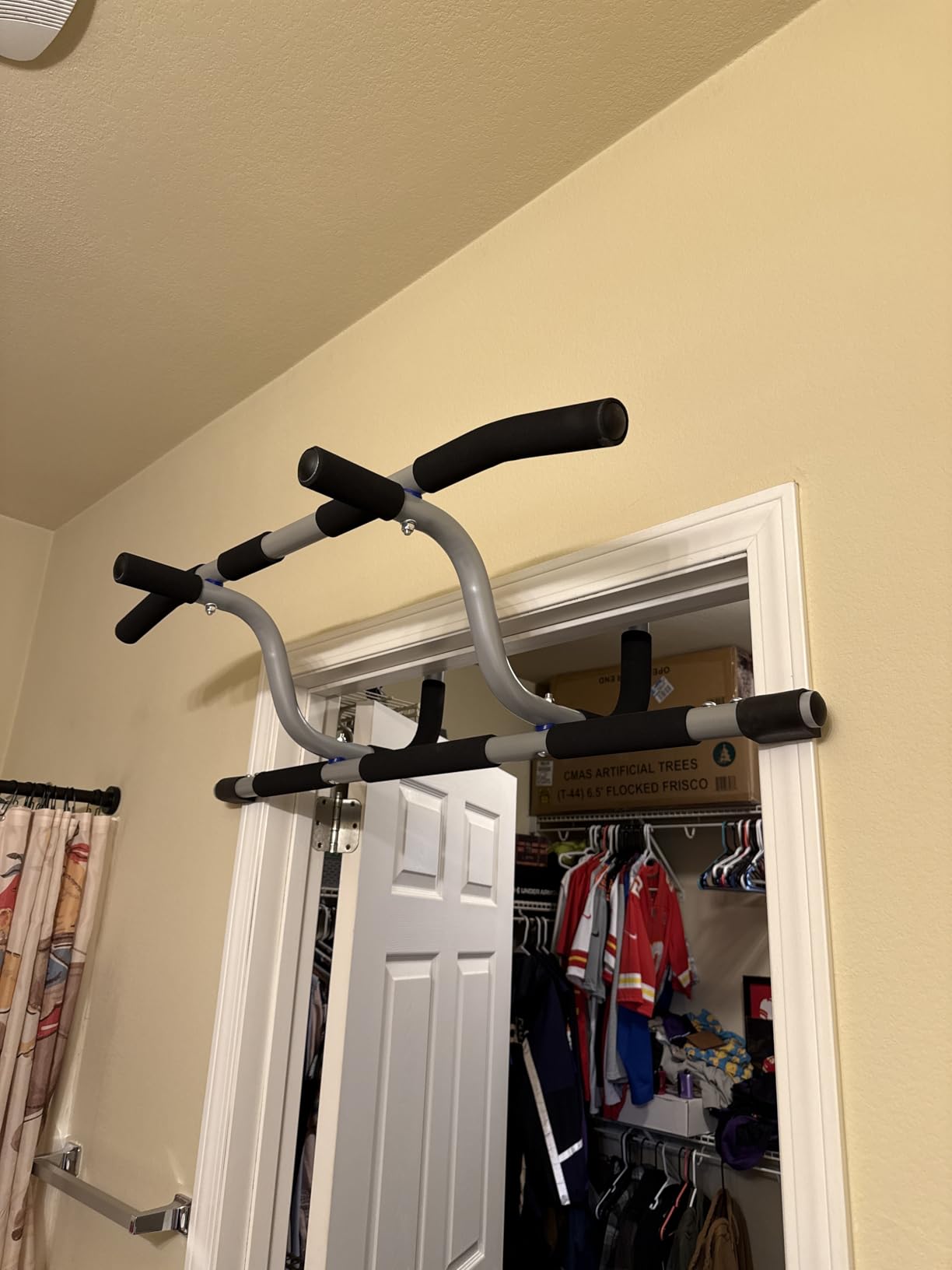 Ultimate Body Press XL Doorway Pull Up bar with Elevated bar & Adjustable Width customer photo 1