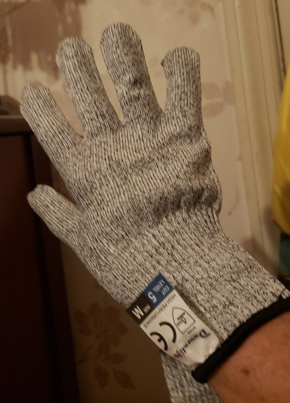 Dowellife Cut Resistant Gloves Food Grade Level 5 Protection, Safety Kitchen Cut Gloves for Chef Oyster Shucking Mandolin Knife Butcher Meat Cutting - Customer Photo 5