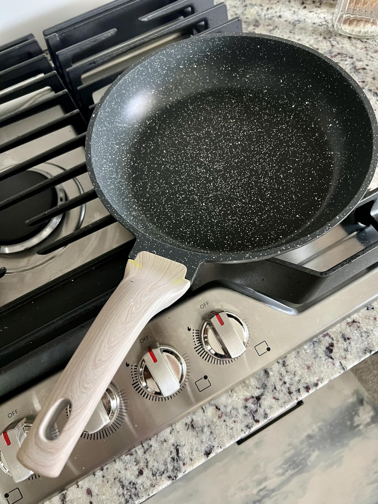 CAROTE Nonstick Frying Pan Skillet,Non Stick Granite Fry Pan Egg Pan Omelet Pans, Stone Cookware Chef's Pan, PFOA Free,Induction Compatible(Classic Granite, 8-Inch) - Customer Photo 1