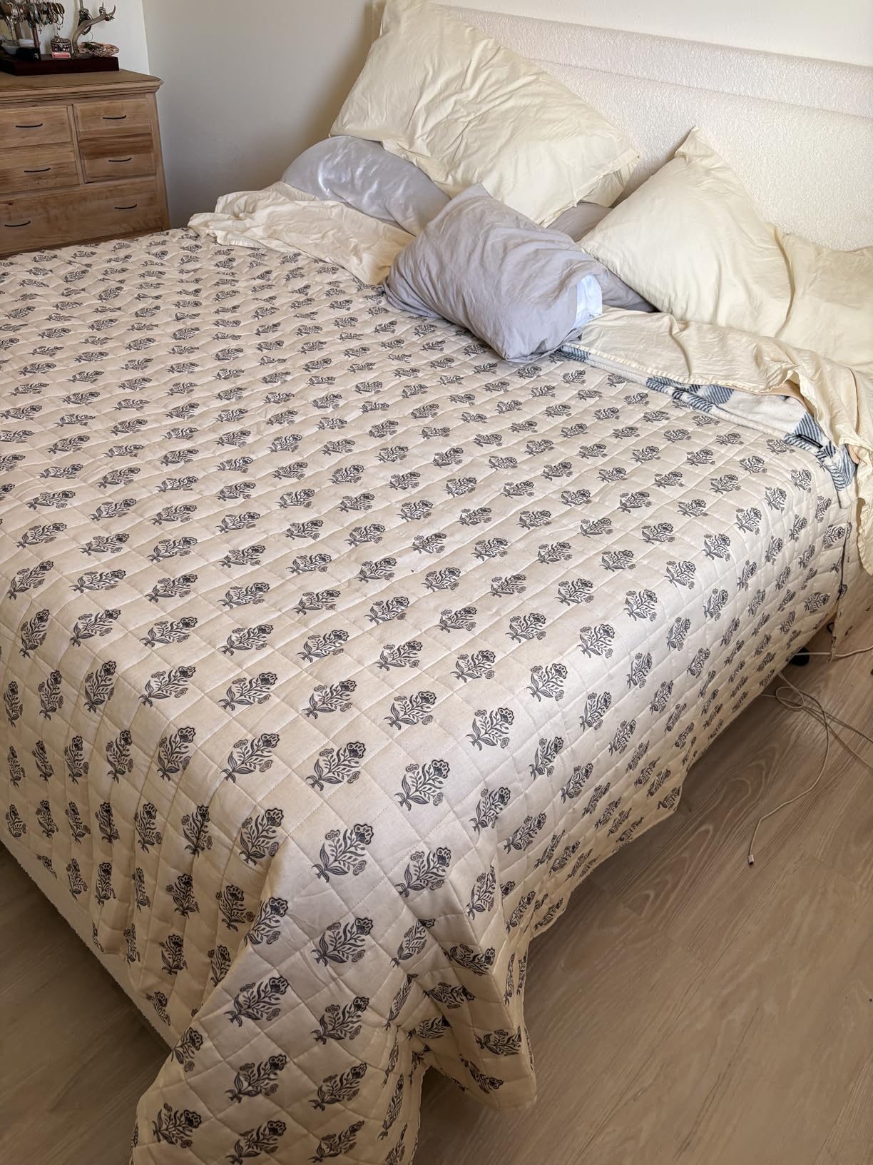 YnM 15lbs Weighted Blanket for Adults, Heavy Bed Throw Blanket with Cooling Glass Beads for All Season Use, Ideal for ~90lbs (48x72 Inches, Twin/Full, Dark Grey) customer photo 1