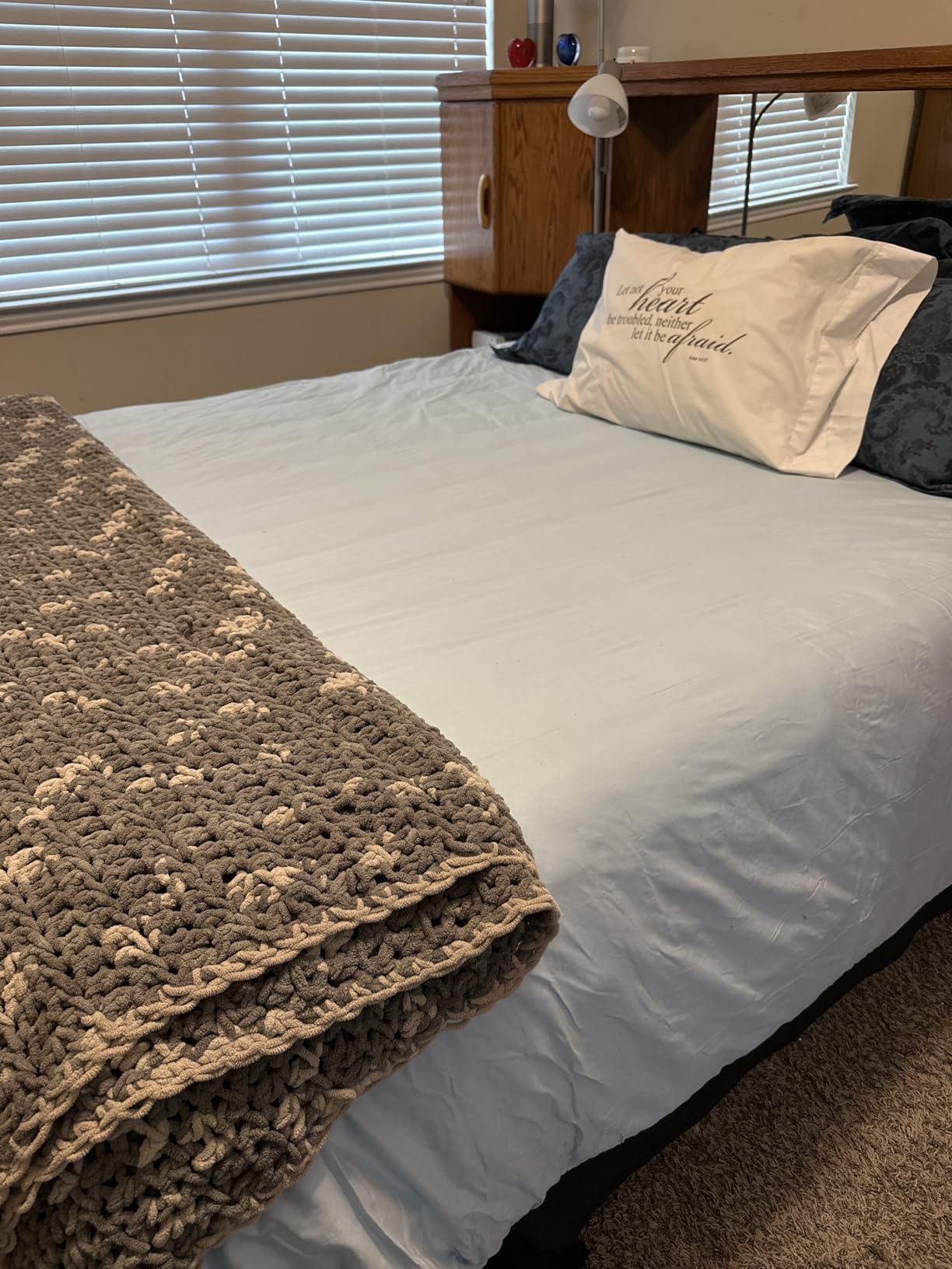 YnM 15lbs Weighted Blanket for Adults, Heavy Bed Throw Blanket with Cooling Glass Beads for All Season Use, Ideal for ~90lbs (48x72 Inches, Twin/Full, Dark Grey) customer photo 2