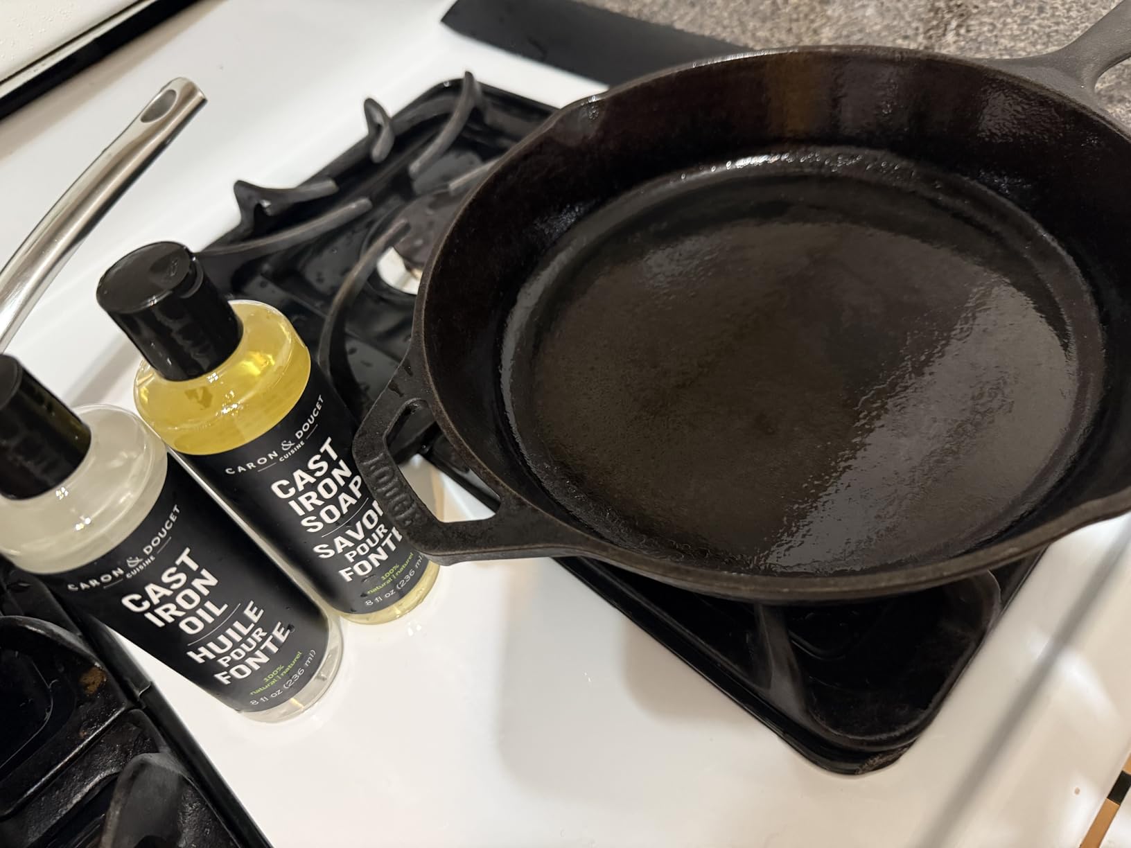 CARON & DOUCET - Cast Iron Cleaning & Conditioning Set: Seasoning Oil & Cleaning Soap | 100% Plant-Based | Best for Washing, Restoring & Seasoning Cast Iron Skillets, Pans & Grills! 8oz Each - Customer Photo 2
