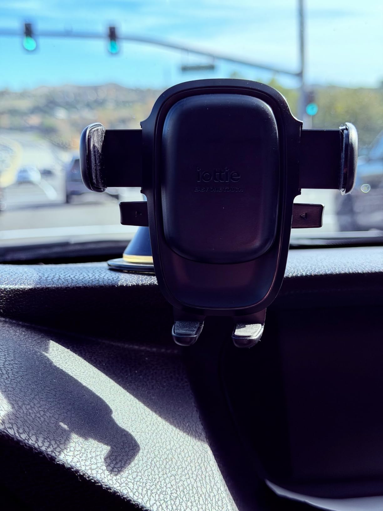 iOttie Easy One Touch Classic Dash & Windshield Universal Car Mount Phone Holder Desk Stand for iPhone, Samsung, LG, Moto and other Smartphones customer photo 1