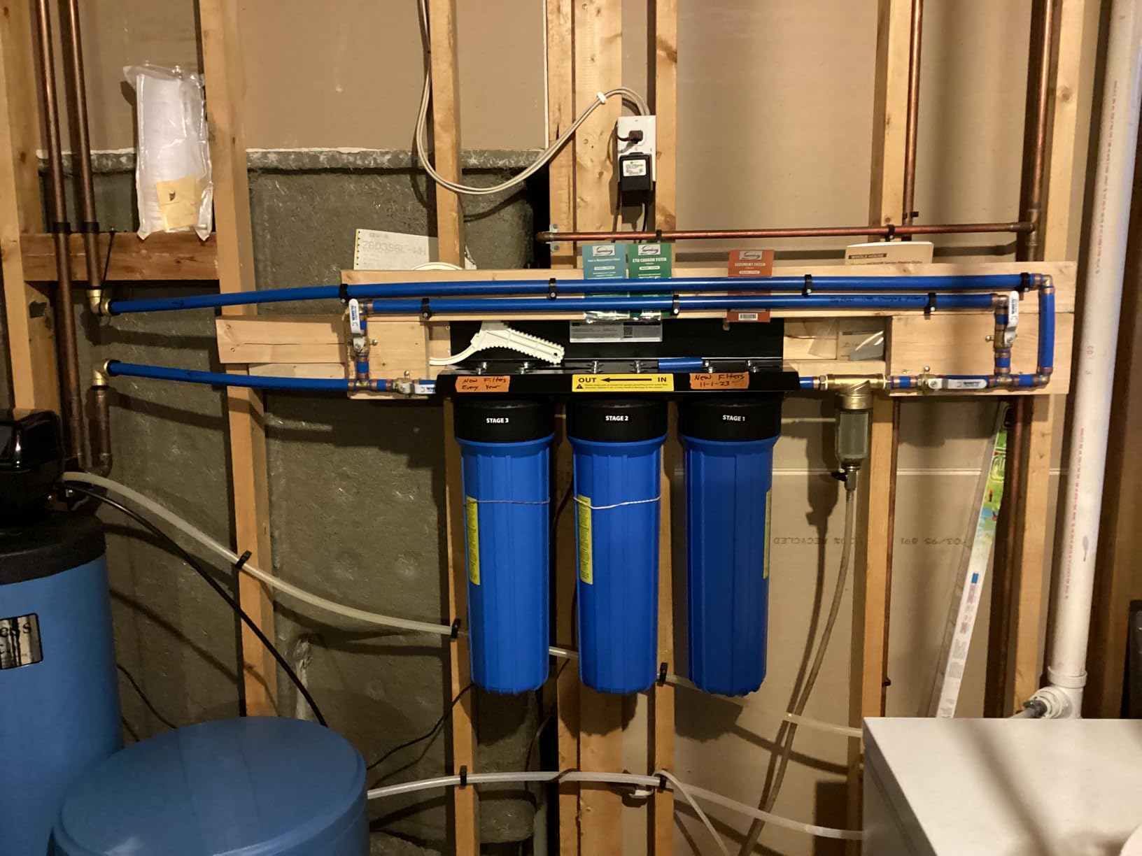 iSpring F3WGB32BM 4.5” x 20” 3-Stage Whole House Water Filter Set Replacement Pack with Sediment, CTO Carbon Block, and Iron & Manganese Reducing Cartridges Fits WGB32BM, White (Pack of 1) - Customer Photo 4