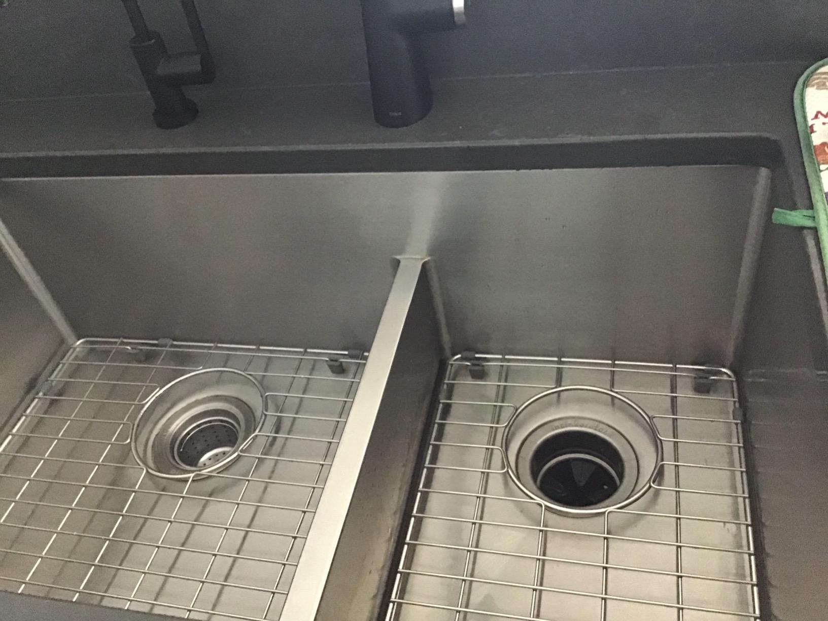 Ruvati 33-inch Low-Divide Undermount Tight Radius 60/40 Double Bowl 16 Gauge Stainless Steel Kitchen Sink - RVH7419 Customer Review Ruvati 33-inch Low-Divide Undermount Tight Radius 60/40 Double Bowl 16 Gauge Stainless Steel Kitchen Sink - RVH7419 - Customer Photo 4
