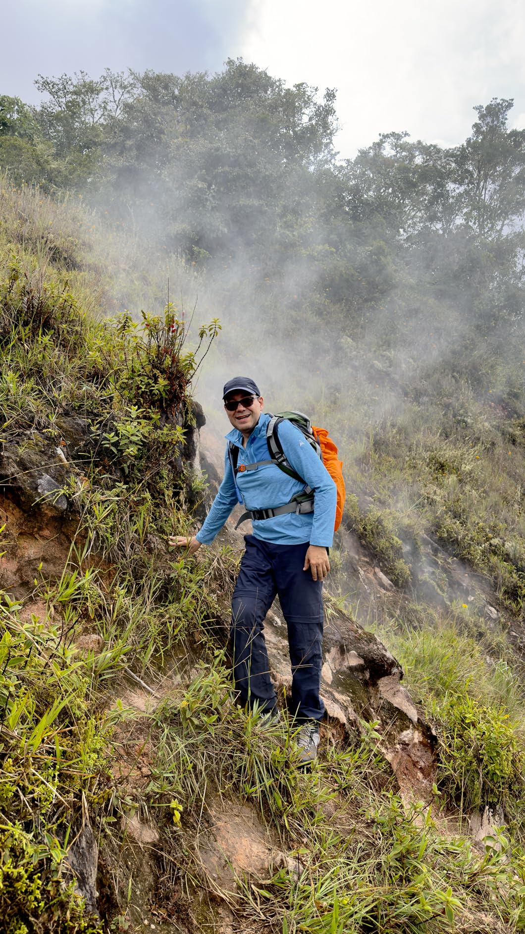 Loowoko 50L Hiking Backpack, Waterproof Camping Essentials Bag with Rain Cover customer photo 1