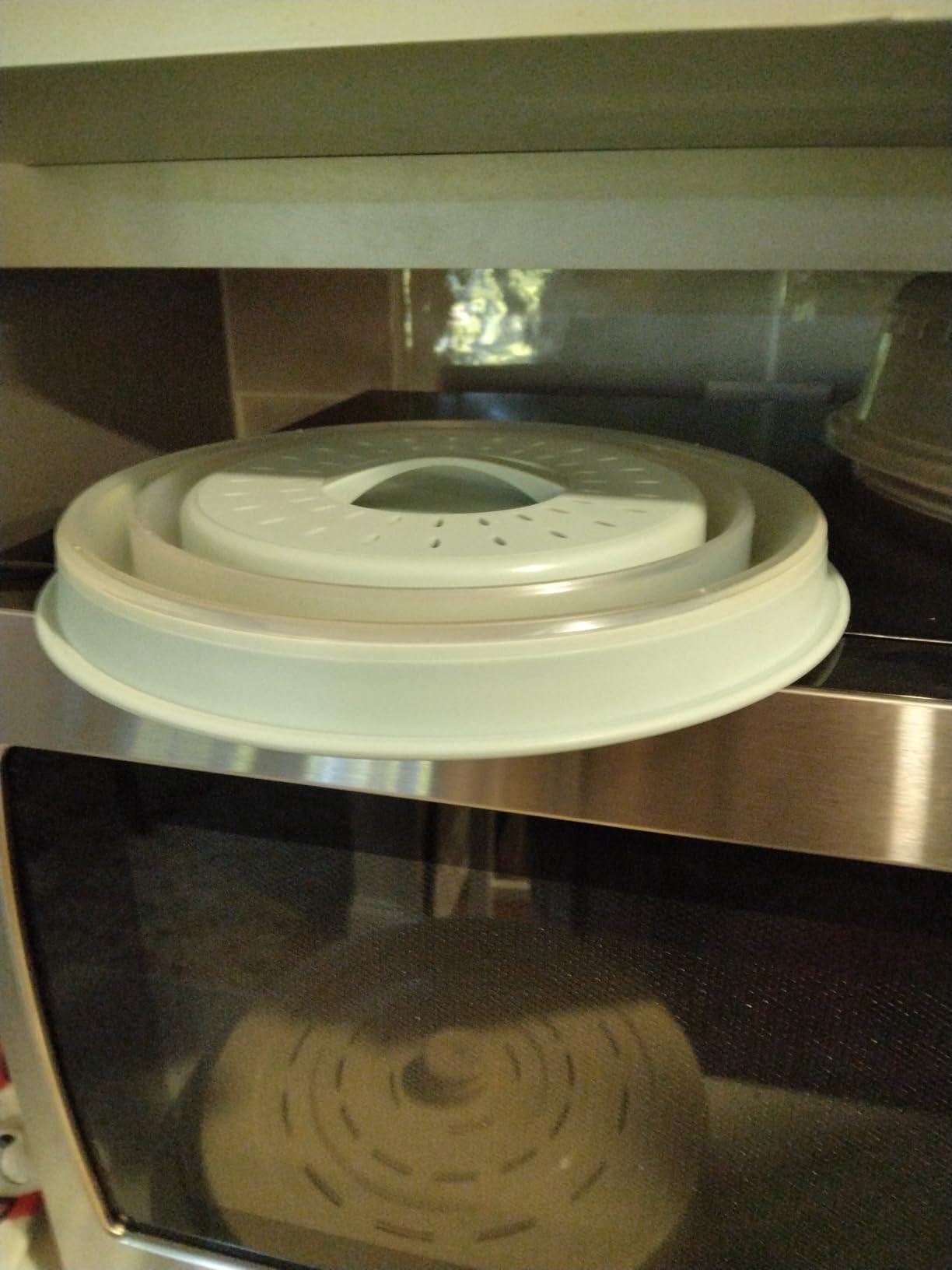 Tovolo Microwave Splatter Cover for Food, Medium (Charcoal) - Collapsible & Vented Silicone Splatter Guard Lid - Microwave Plate & Dish Cover with Handle - BPA-Free Kitchen Gadget for Meal Prep - Customer Photo 1