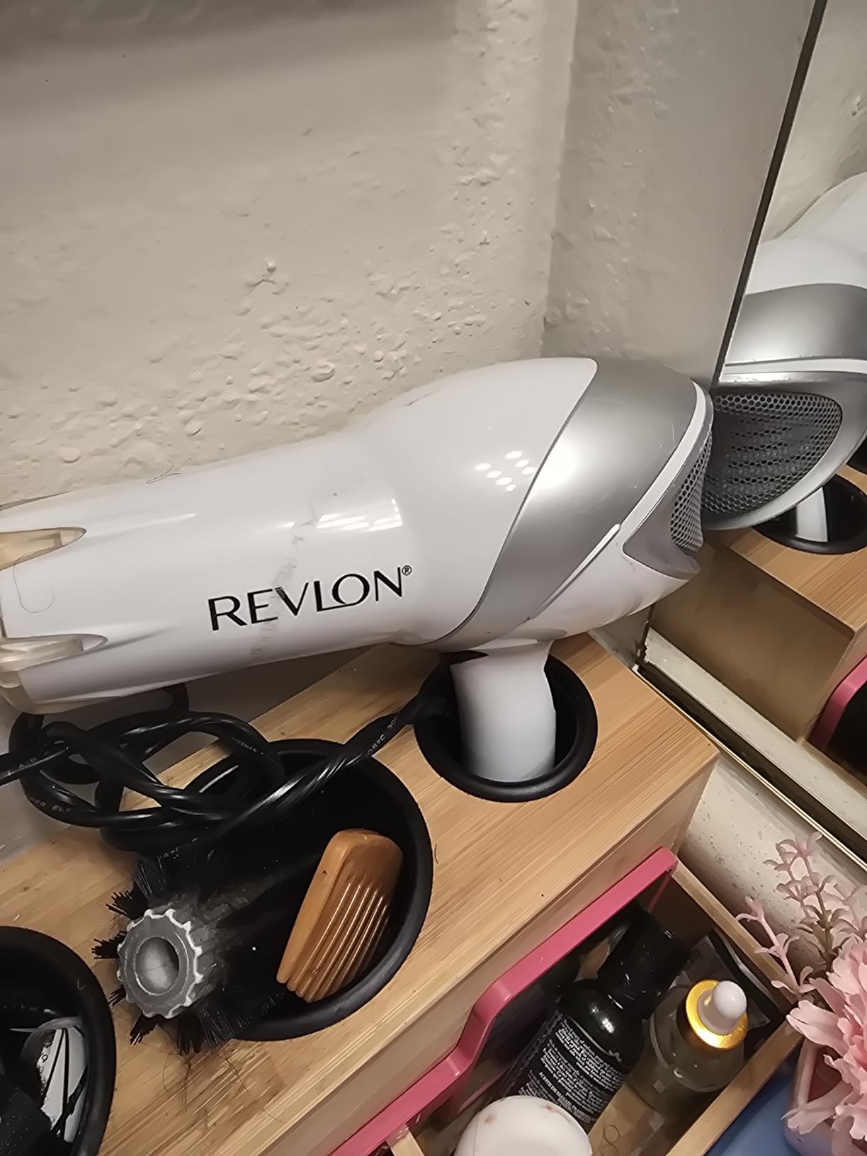 REVLON Infrared Hair Dryer with Diffuser & Concentrator - Ionic Ceramic Blow Dryer for Frizz Control, Shine, Soft Hair & Moisture Protection - 1875W Professional Salon-Quality (White) customer photo 1