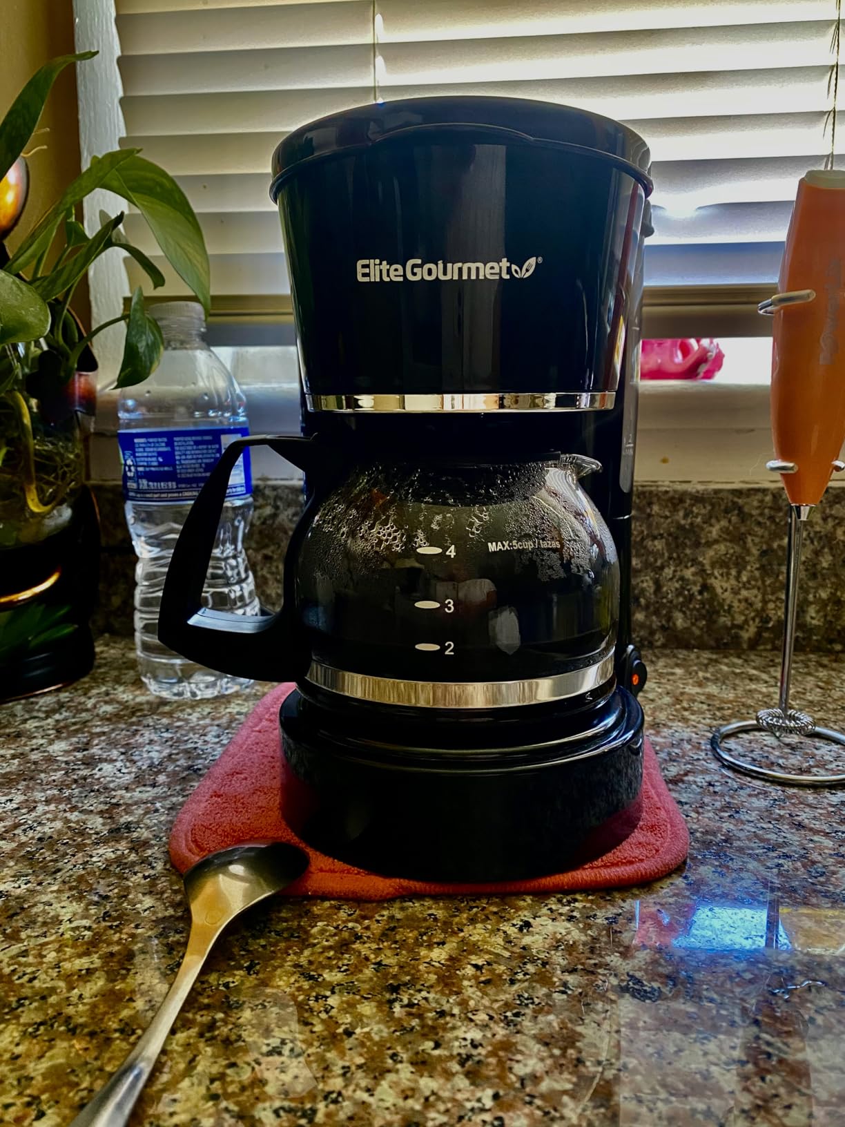 Elite Gourmet EHC-5055 Automatic 5-Cup Brew & Drip Coffee Maker with Pause N Serve Reusable Filter, On/Off Switch, Water Level Indicator Customer Review Elite Gourmet EHC-5055 Automatic 5-Cup Brew & Drip Coffee Maker with Pause N Serve Reusable Filter, On/Off Switch, Water Level Indicator - Customer Photo 1