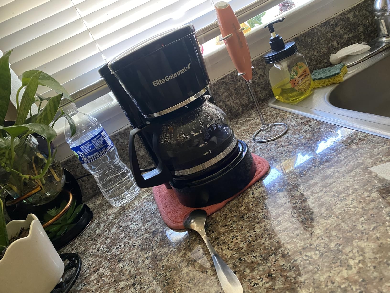 Elite Gourmet EHC-5055 Automatic 5-Cup Brew & Drip Coffee Maker with Pause N Serve Reusable Filter, On/Off Switch, Water Level Indicator - Customer Photo 2