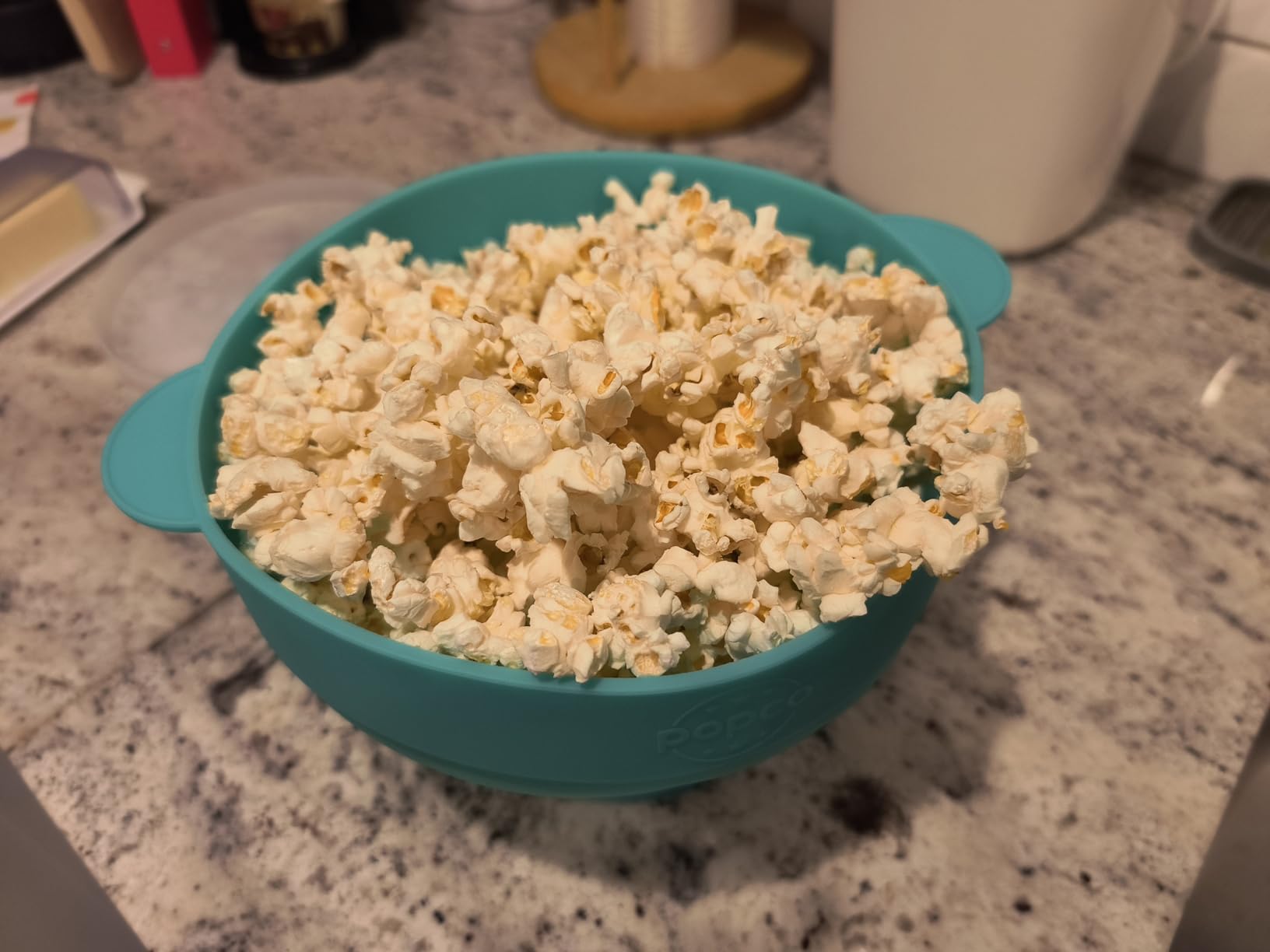 POPCO Silicone Microwave Popcorn Popper with Handles, Silicone Popcorn Maker, Collapsible Bowls, Dishwasher Safe - 15 Colors Available (AQUA) Customer Review POPCO Silicone Microwave Popcorn Popper with Handles, Silicone Popcorn Maker, Collapsible Bowls, Dishwasher Safe - 15 Colors Available (AQUA) - Customer Photo 3