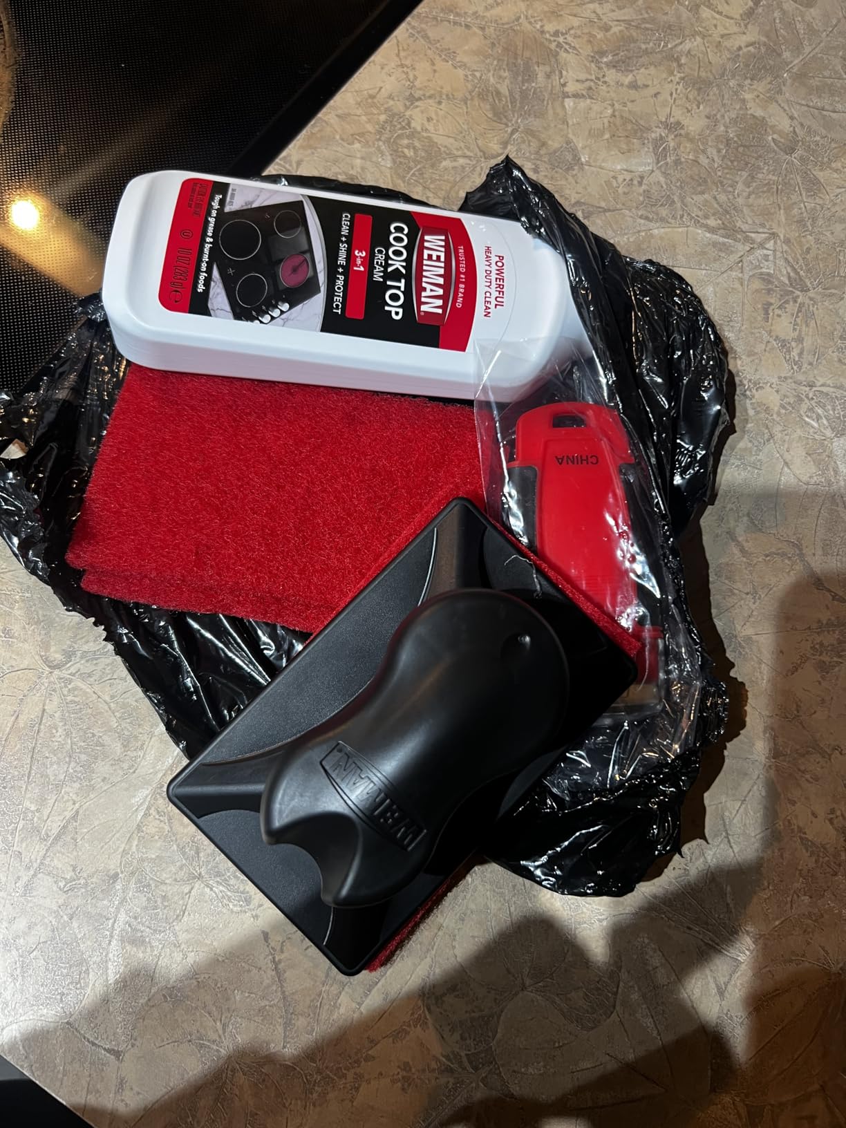 Weiman Glass Cooktop & Stove Top Cleaner Kit, Removes Grease & Burnt-On Food, Safe for Gas, Induction, Electric Cooktops & Air Fryers, Streak-Free Shine, Includes Stove Scraper & Scrubbing Pad, 10 oz - Customer Photo 3