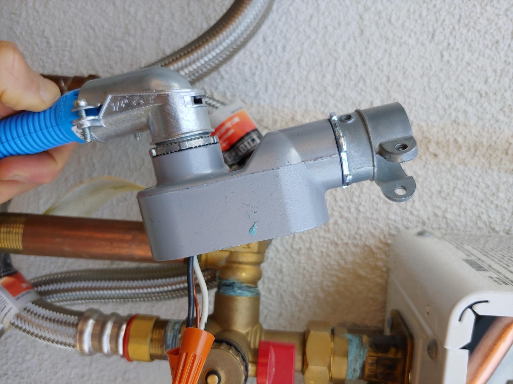 Rinnai V53DeP Propane Tankless Water Heater, 5.3 GPM, Outdoor Installation - Customer Photo 4