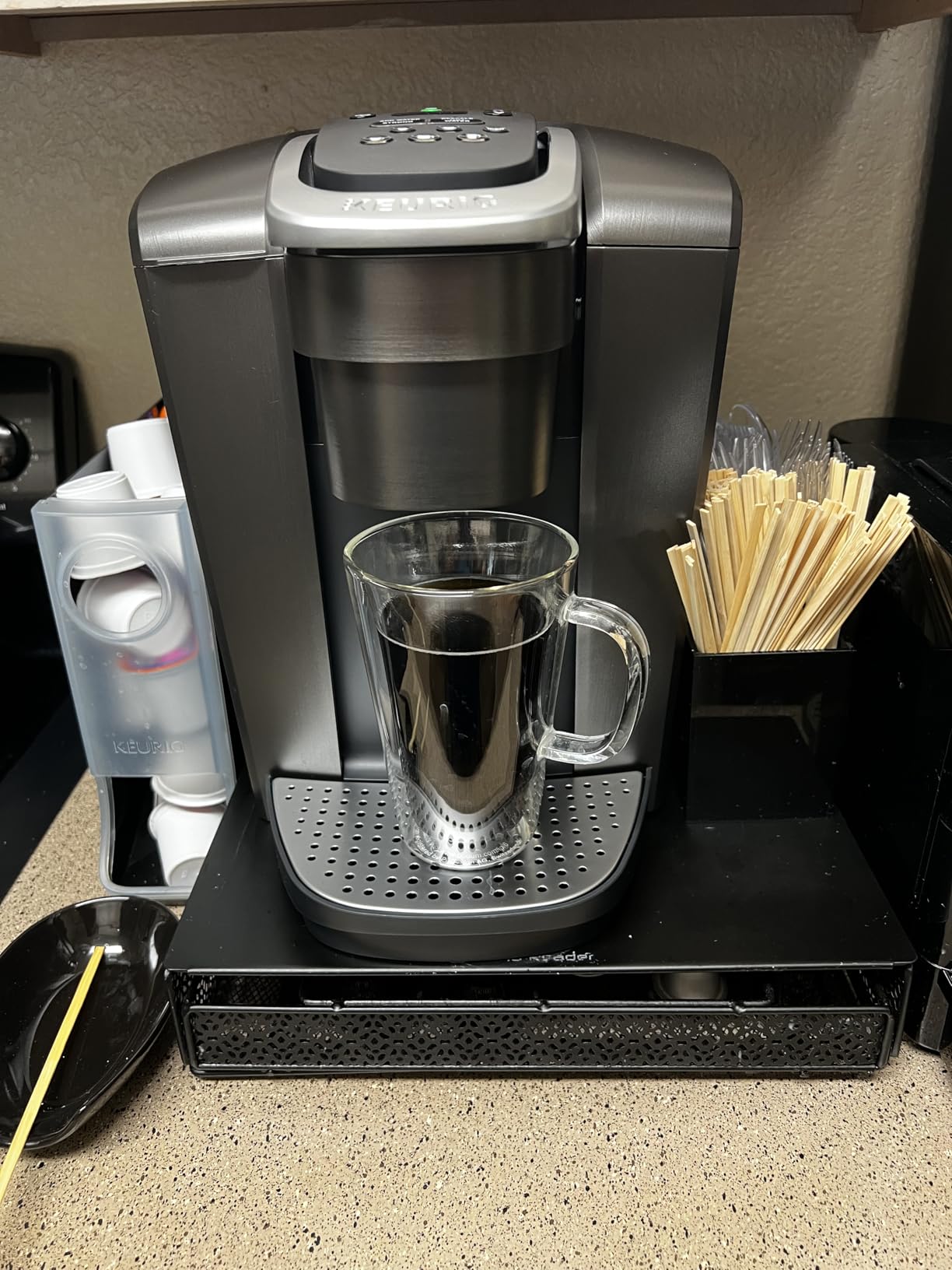 Keurig K-Elite Single Serve K-Cup Pod Coffee Maker, with Strength and Temperature Control, Iced Coffee Capability, 8 to 12oz Brew Size, Programmable, Brushed Gold - Customer Photo 2