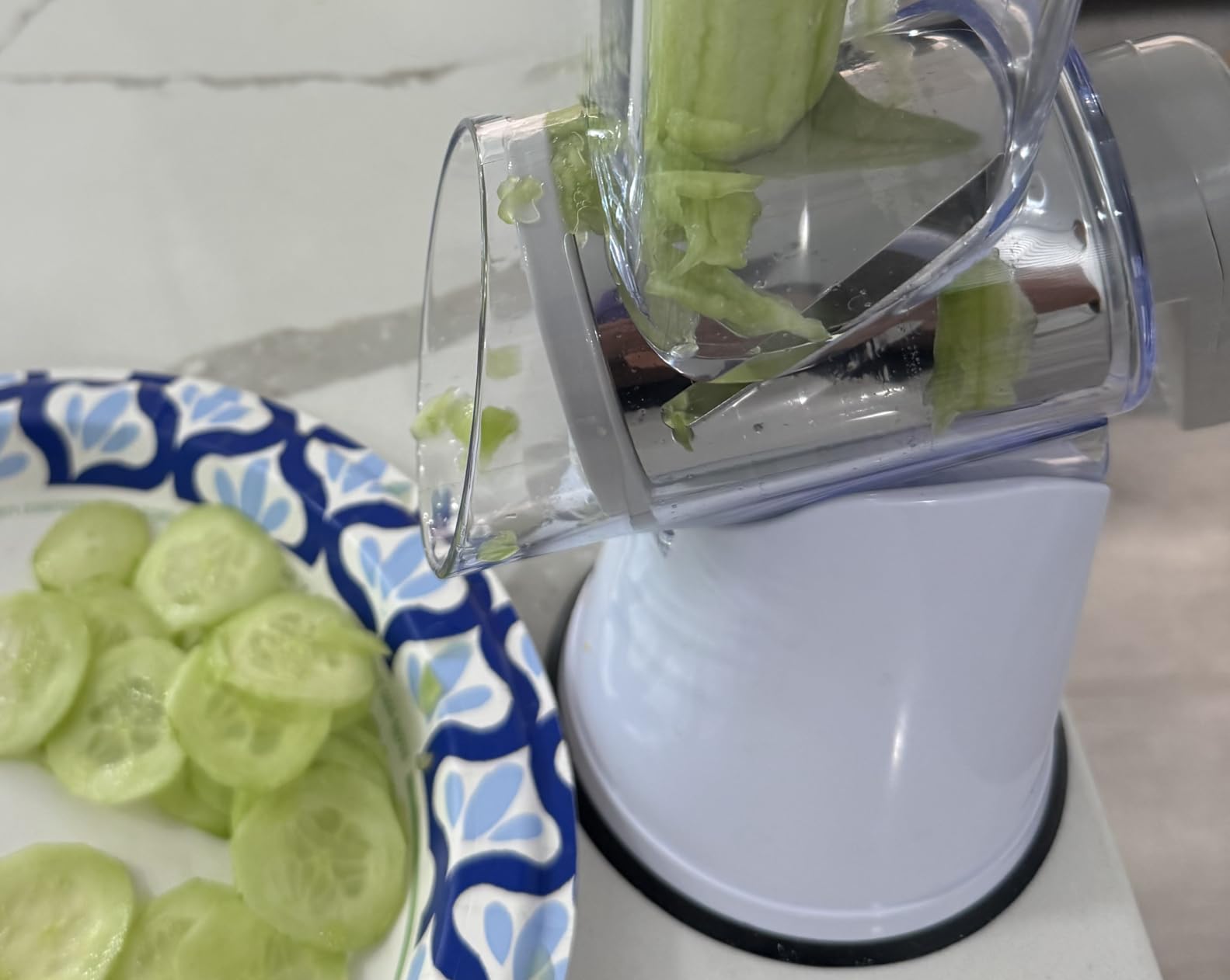 Geedel Rotary Cheese Grater, Kitchen Mandoline Vegetable Slicer with 3 Interchangeable Blades, Easy to Clean Grater for Fruit, Vegetables, Nuts - Customer Photo 4