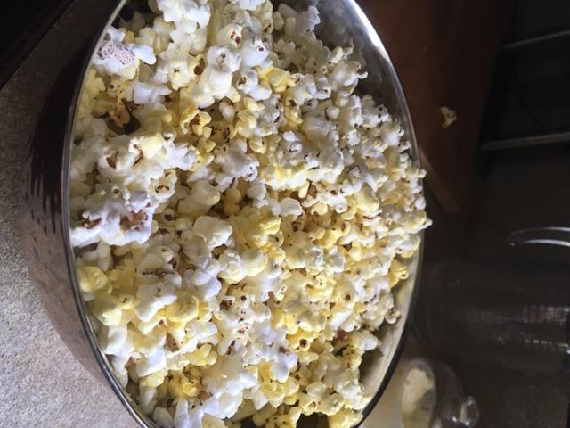 Cook N Home Stovetop Popcorn Popper with Crank, 6-Quart Aluminum Popcorn Pot, Silver - Customer Photo 1