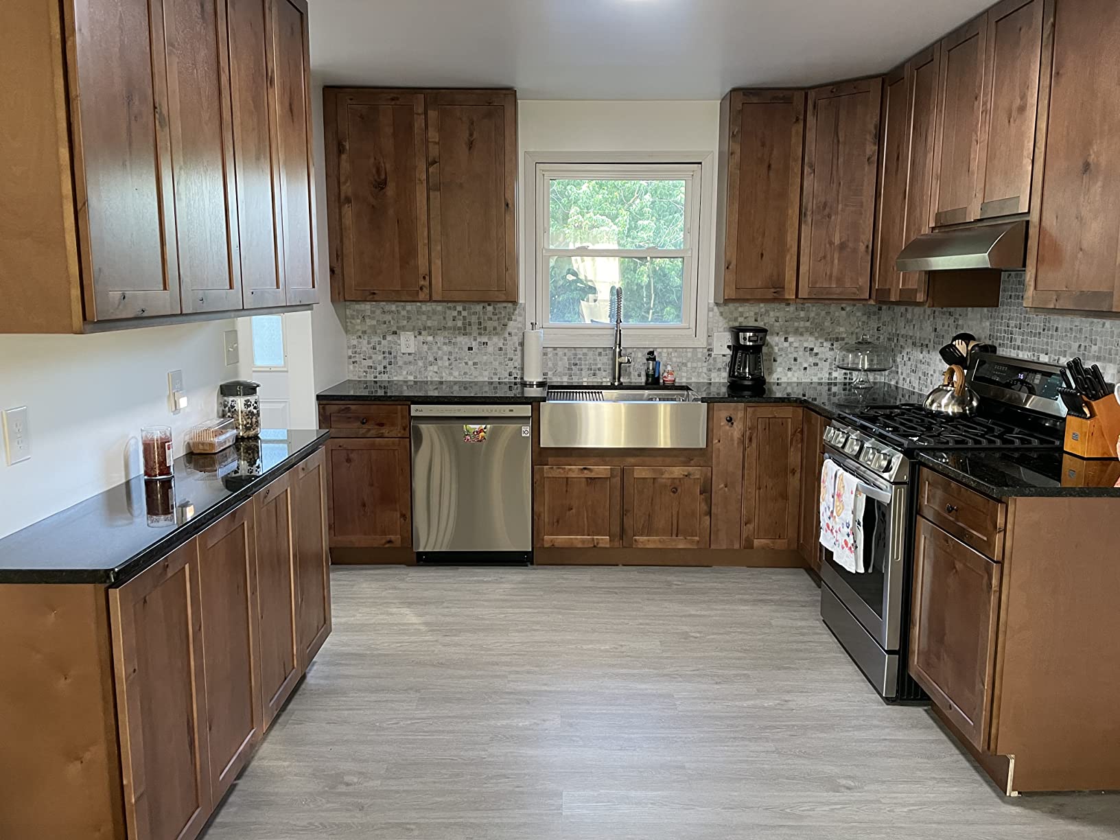 KRAUS Kore 36-Inch Modern Farmhouse Workstation 16 Gauge Single Bowl Stainless Steel Kitchen Sink with Accessories, KWF410-36 - Customer Photo 3