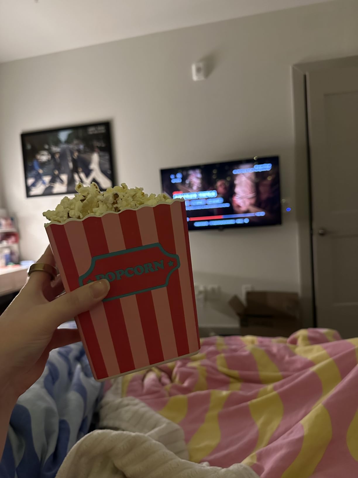 The Original Proper Popper Microwave Popcorn Popper, Silicone Popcorn Maker, Collapsible Bowl BPA Free & Dishwasher Safe - (Red) Customer Review The Original Proper Popper Microwave Popcorn Popper, Silicone Popcorn Maker, Collapsible Bowl BPA Free & Dishwasher Safe - (Red) - Customer Photo 1