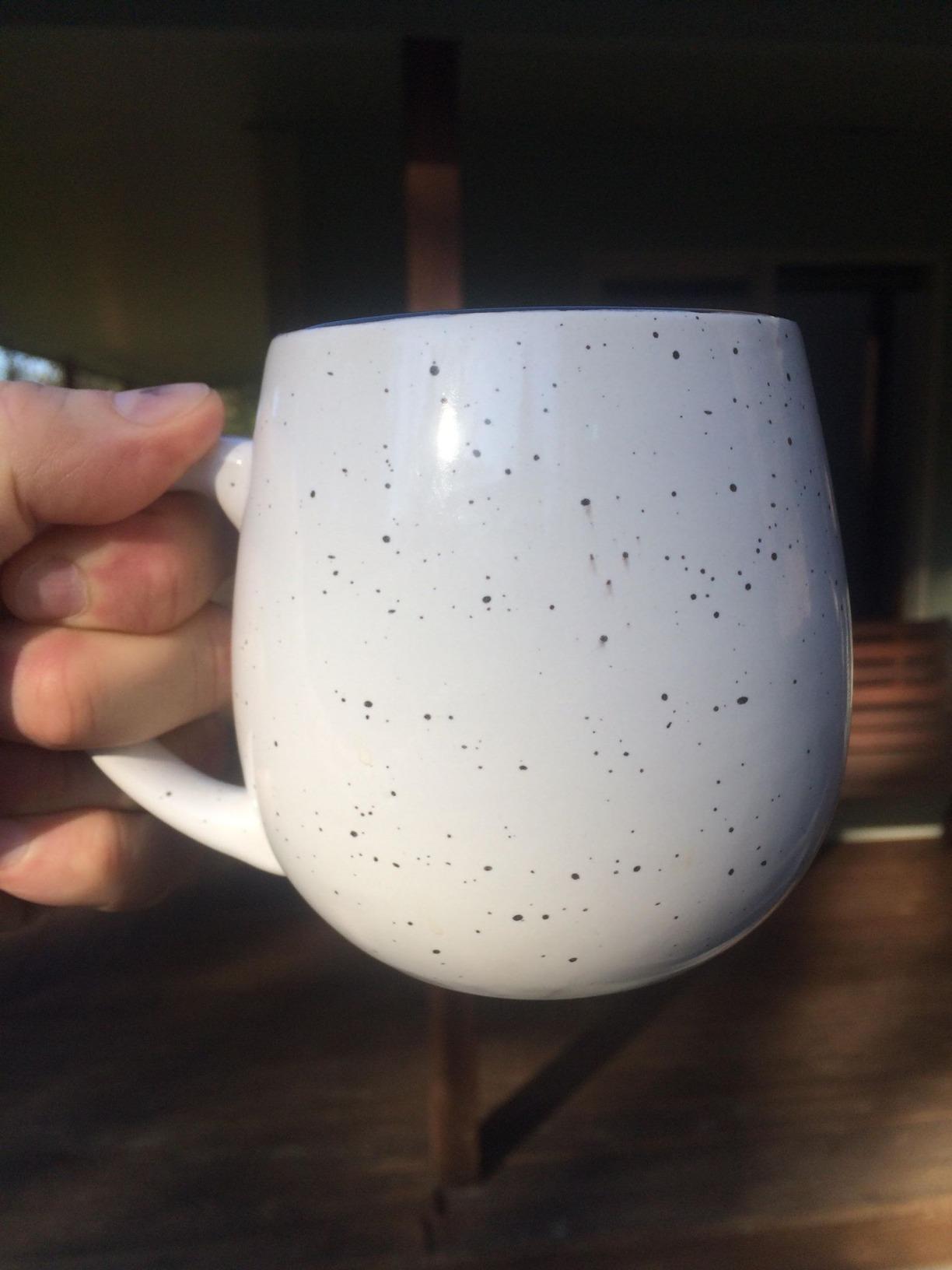 LIFVER 20 Ounces Coffee Mugs Set of 4, Large Ceramic Coffee Mugs with Handles for Coffee Tea Hot Cocoa, Espresso Cups Gifts for him her, Jumbo Soup Mugs Set of 4 Customer Review LIFVER 20 Ounces Coffee Mugs Set of 4, Large Ceramic Coffee Mugs with Handles for Coffee Tea Hot Cocoa, Espresso Cups Gifts for him her, Jumbo Soup Mugs Set of 4 - Customer Photo 4