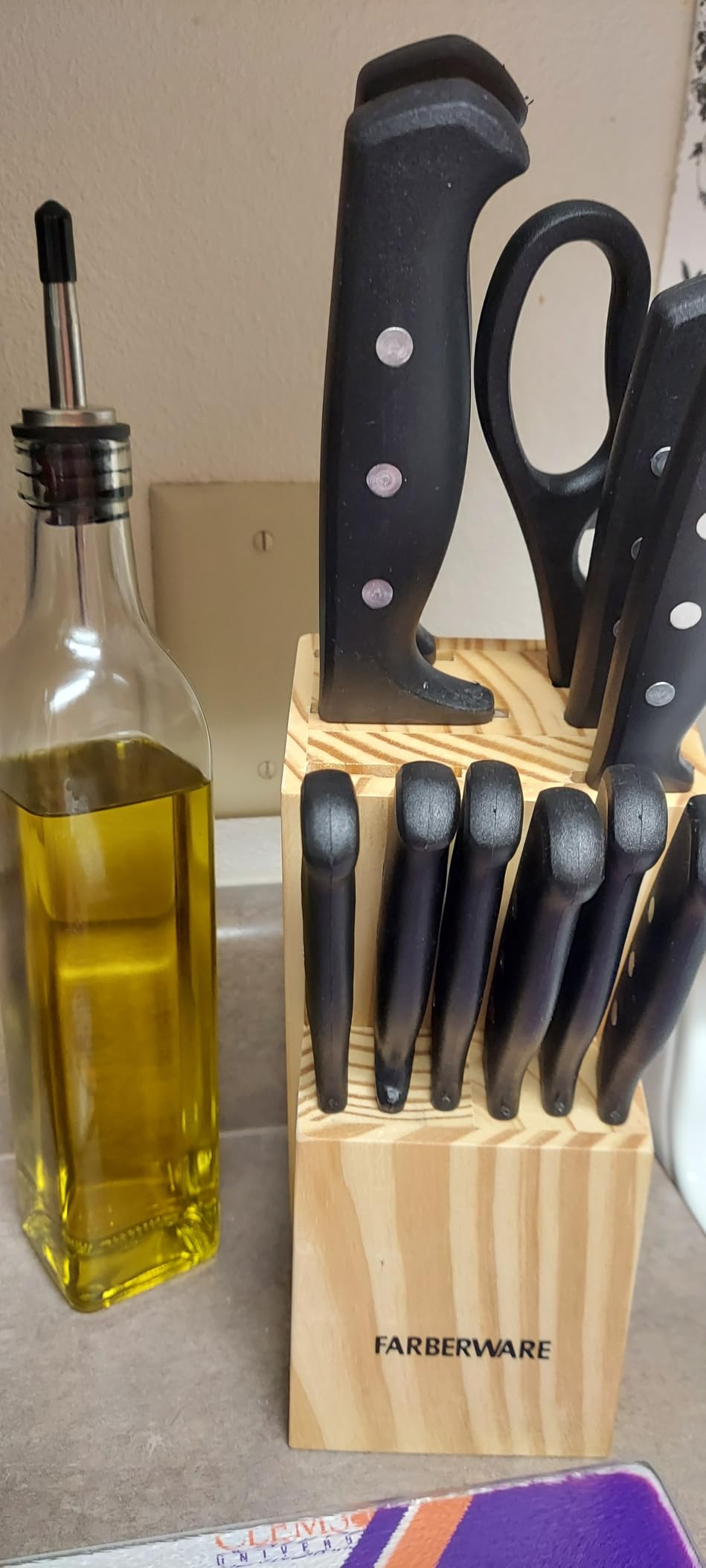 AOZITA 17oz Glass Olive Oil Bottle Dispenser - 500ml Green Oil and Vinegar Cruet with Pourers and Funnel - Olive Oil Carafe Decanter for Kitchen Customer Review AOZITA 17oz Glass Olive Oil Bottle Dispenser - 500ml Green Oil and Vinegar Cruet with Pourers and Funnel - Olive Oil Carafe Decanter for Kitchen - Customer Photo 1