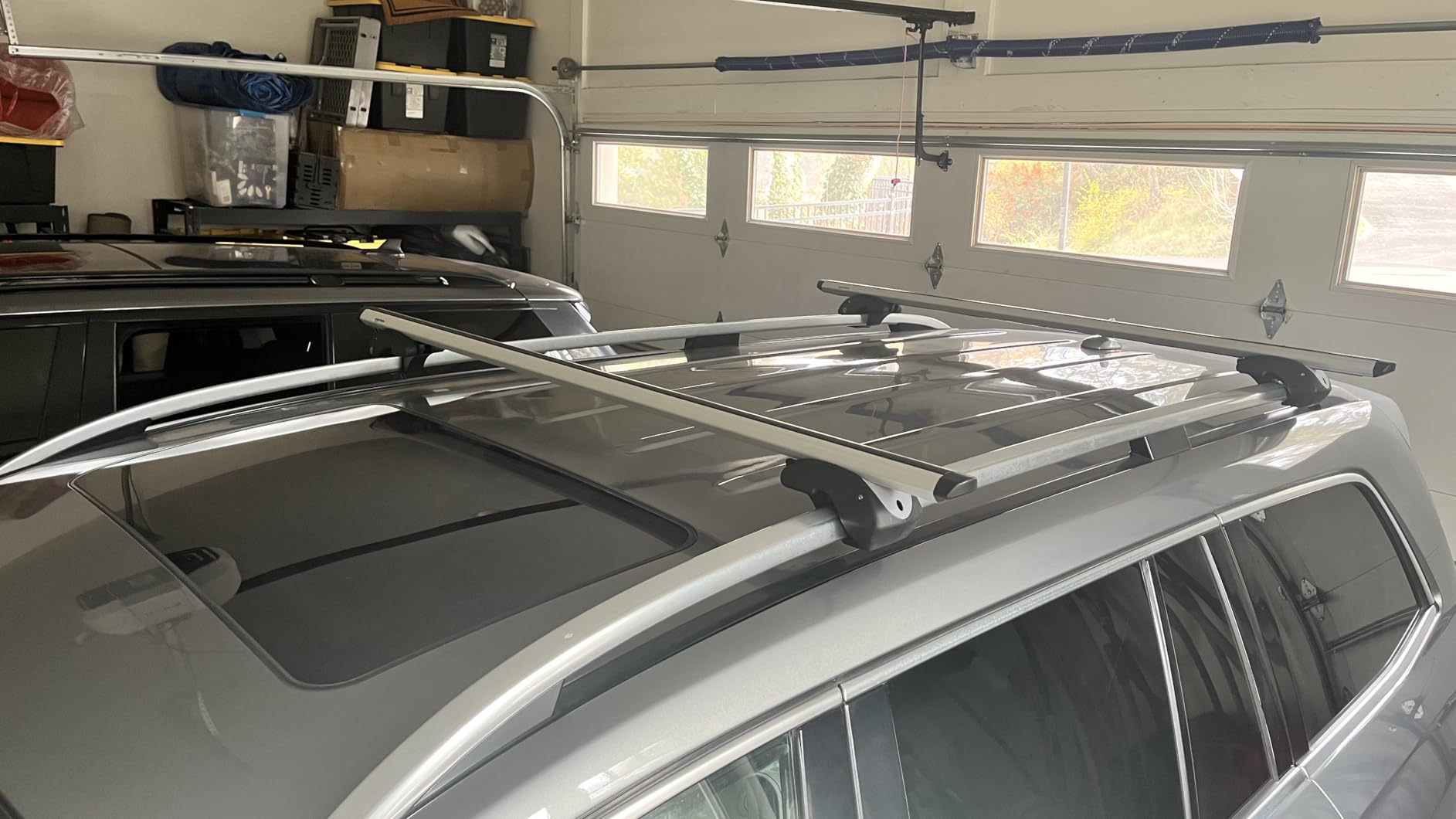 Amazon Basics Cross Rail Roof Rack, 52 inches, Fits up to 46