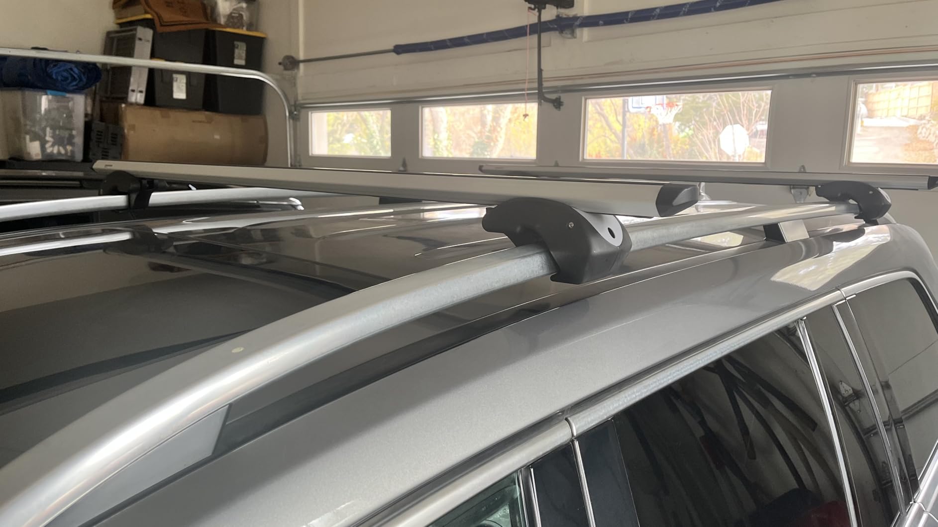Amazon Basics Cross Rail Roof Rack, 52 inches, Fits up to 46