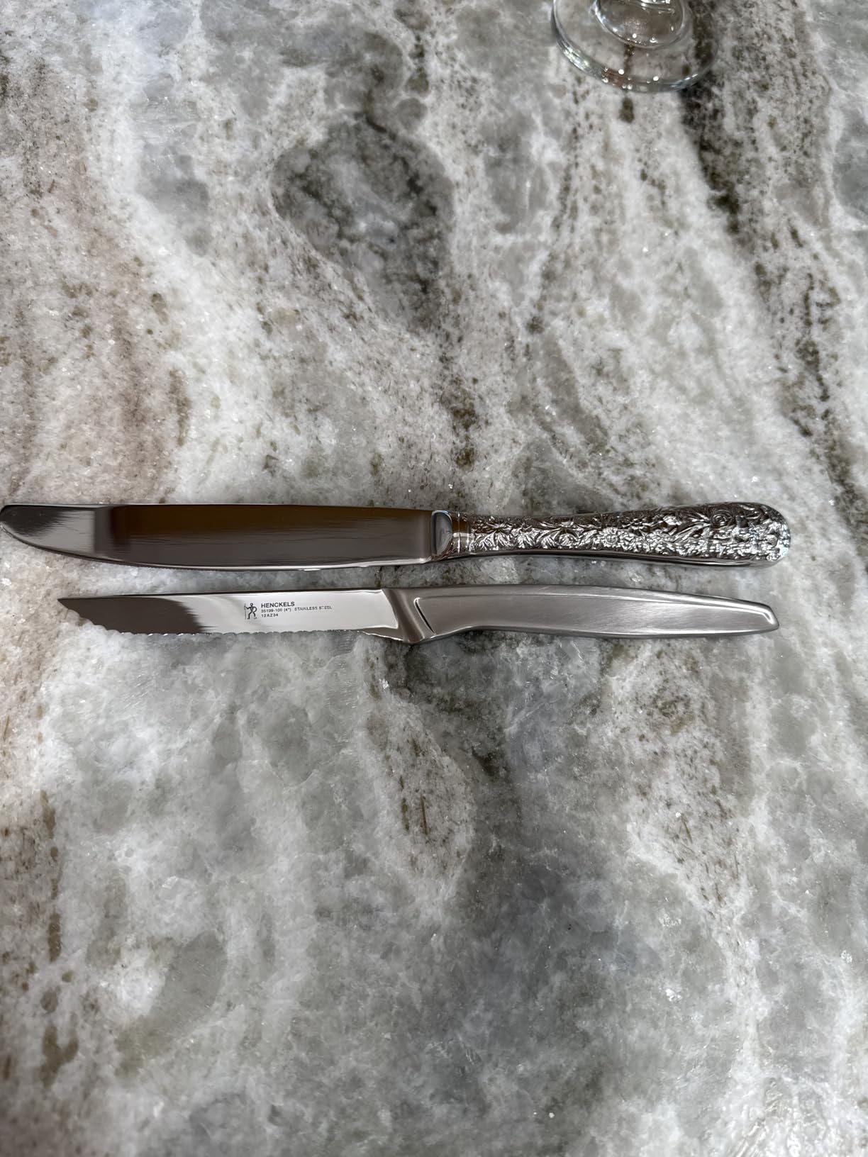 HENCKELS Solution Razor-Sharp Steak Knife Set of 8, German Engineered Informed by 100+ Years of Mastery,Black - Customer Photo 1