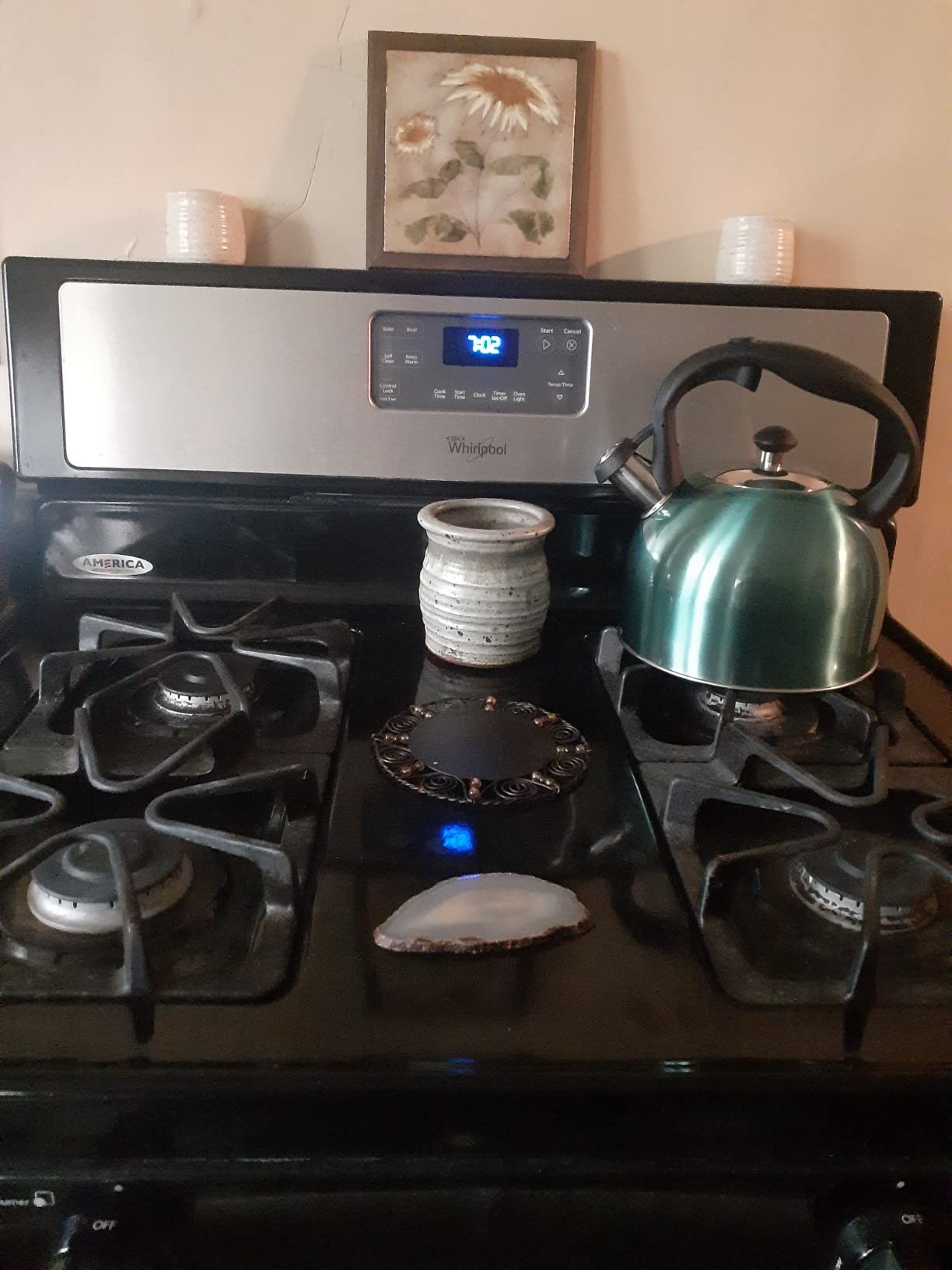 Amazon Basics Stainless Steel Tea Kettle, Hot Water Kettle with Whistle Spout, Fast Boiling, Ergonomic Handle, 2.3 Liter, Teal - Customer Photo 1