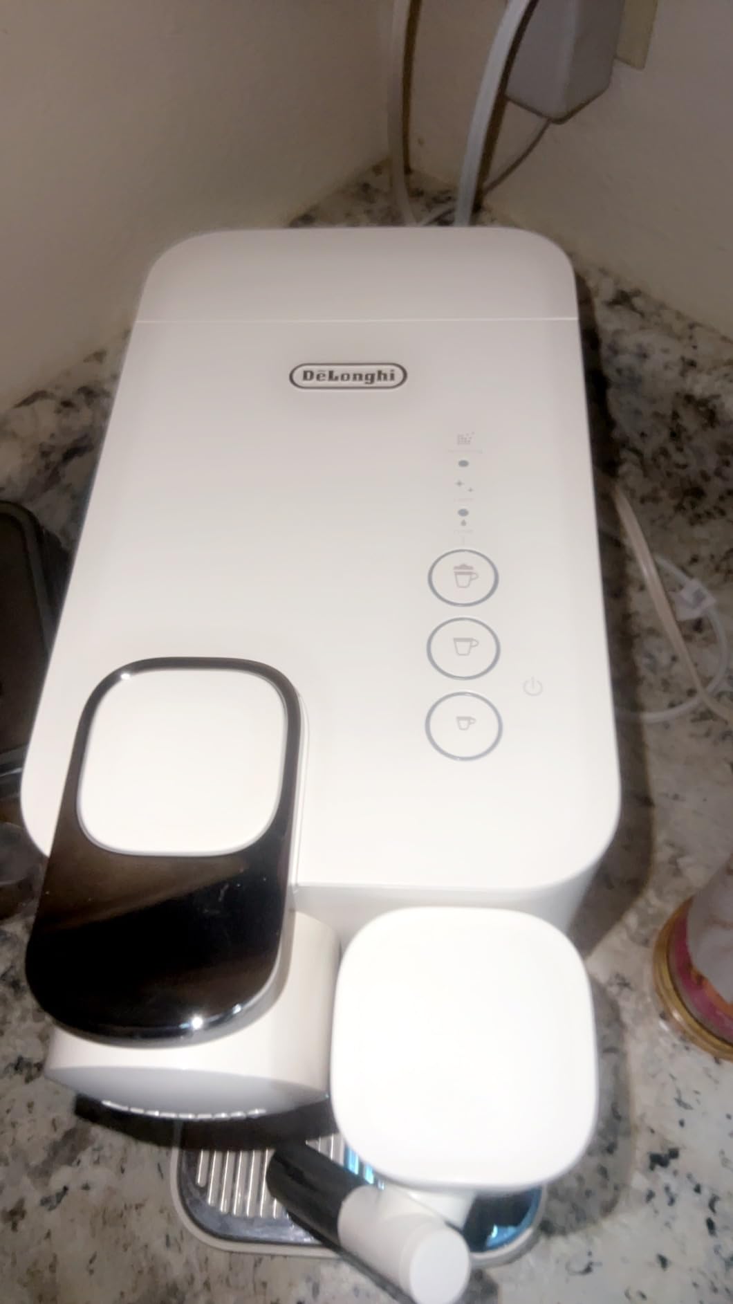 Nespresso Lattissima One Original Espresso Machine with Milk Frother by De'Longhi, Shadow Black - Customer Photo 2