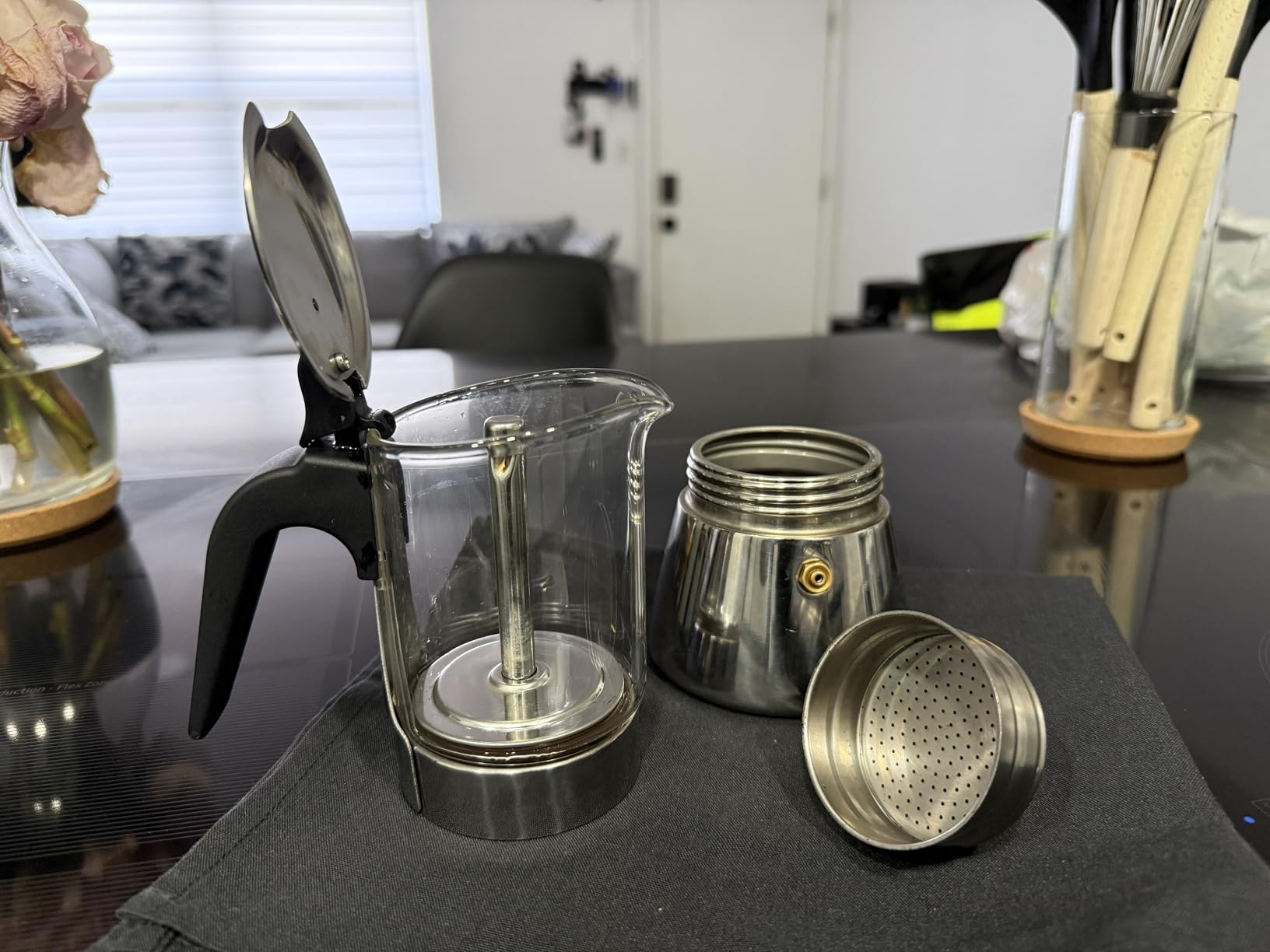 SIXAQUAE Moka Induction Stovetop Espresso Maker, Crystal Glass-top & Stainless Steel Espresso Moka Pot, Classic Italian coffee maker, 240ml (6cup) - Customer Photo 2